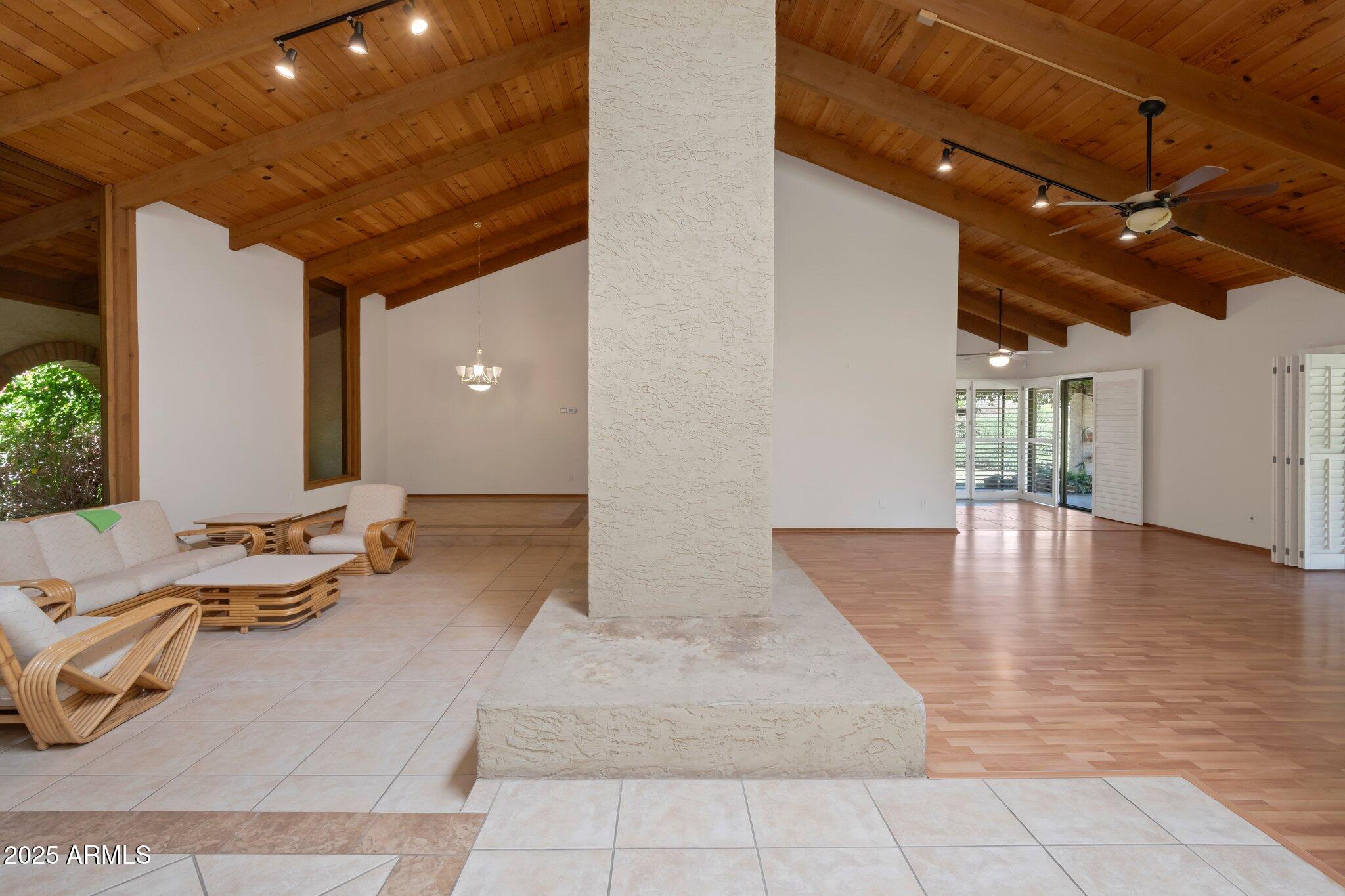 8637 E APPALOOSA Trail