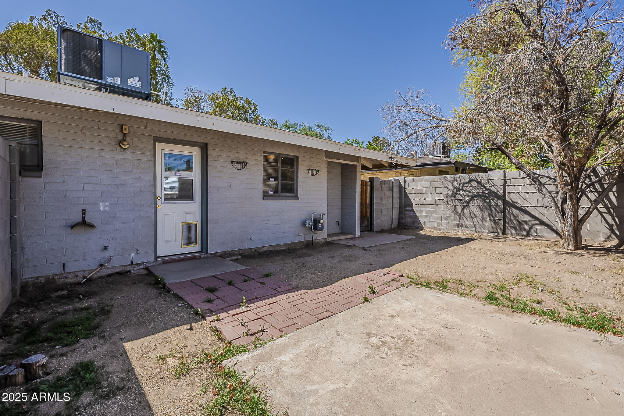 6225 N 10TH Place