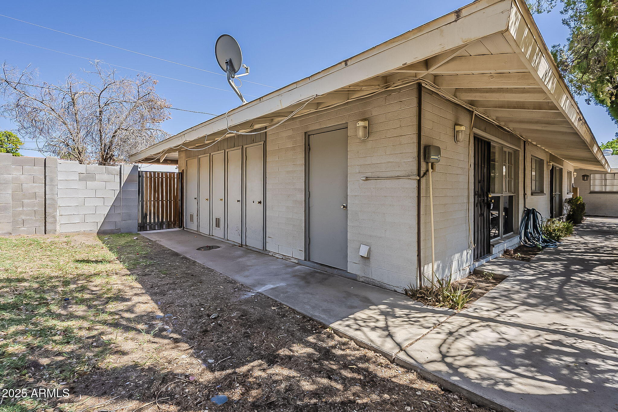 6225 N 10TH Place
