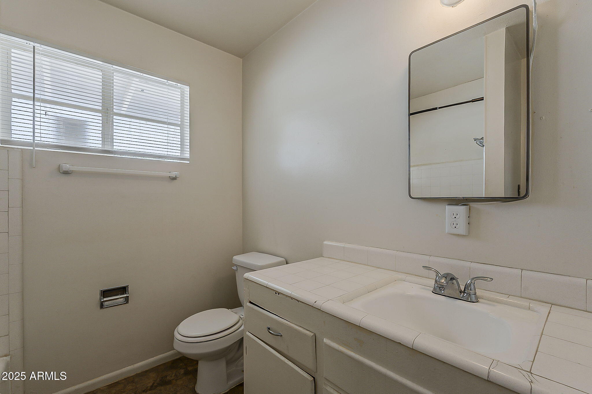 6225 N 10TH Place