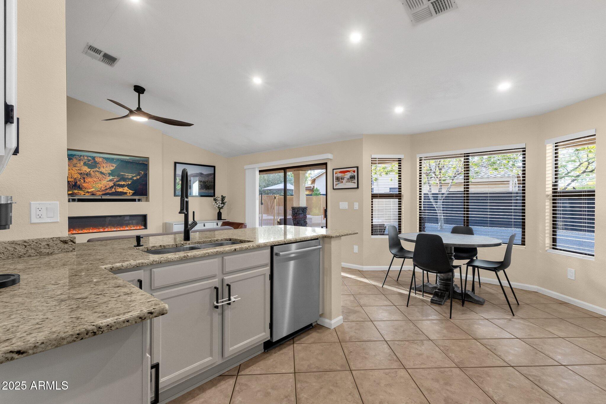 3842 W IRONWOOD Drive
