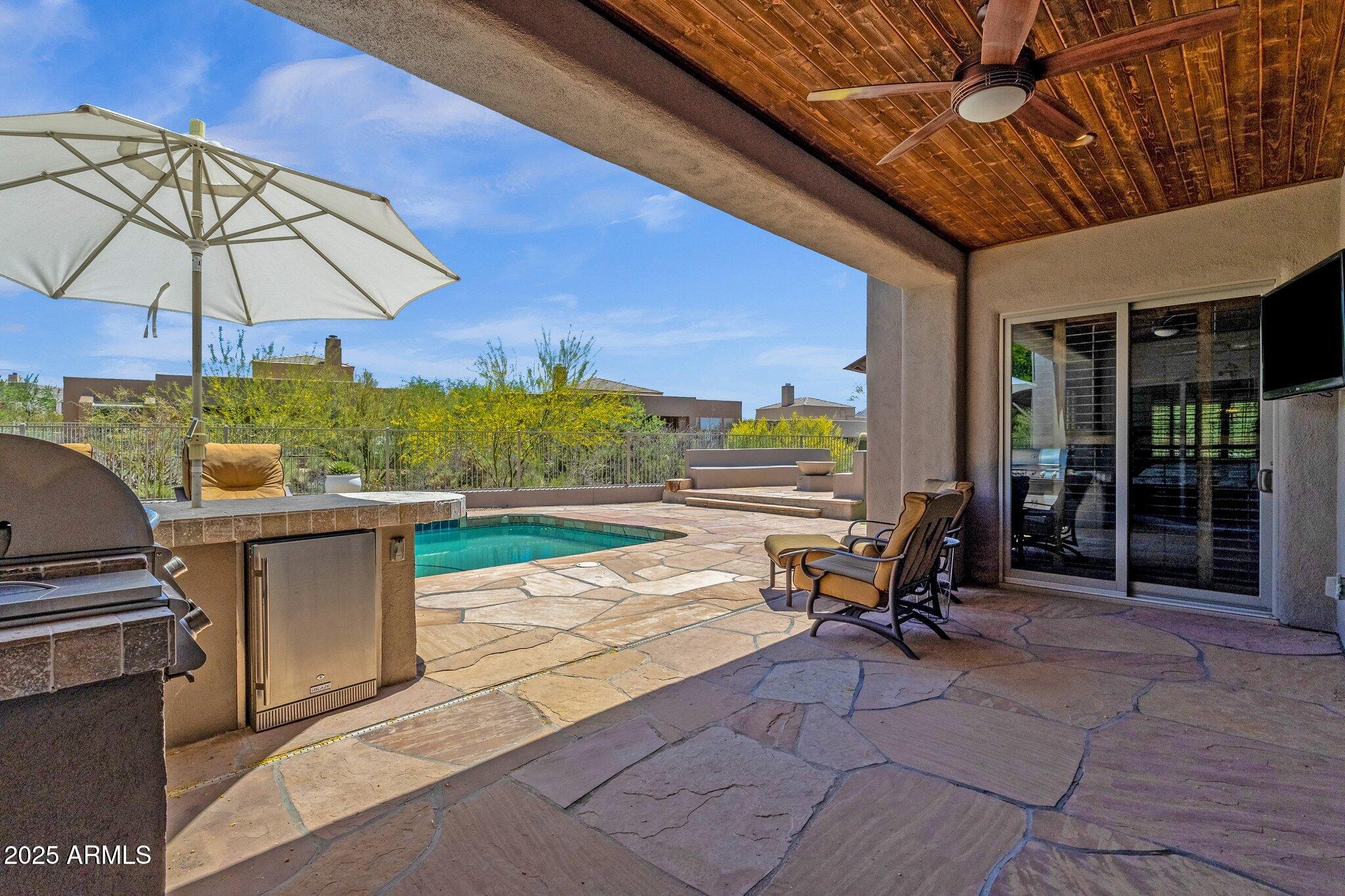 11123 E MONUMENT Drive