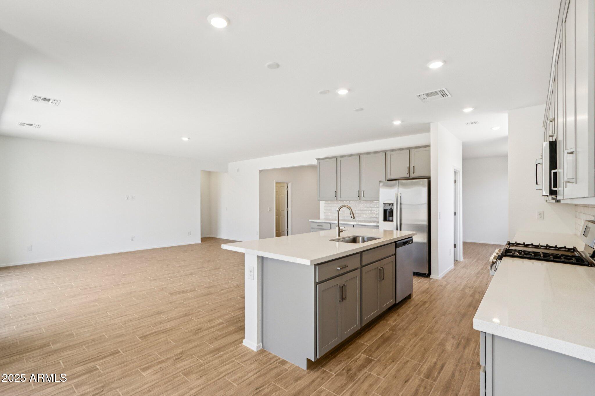 47219 W PECAN WOODS