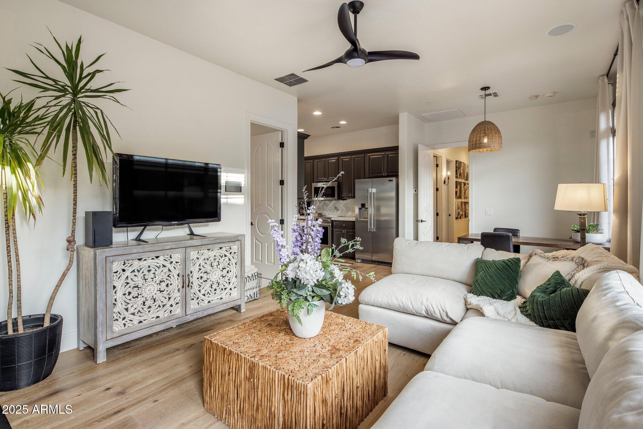 7327 E LA JUNTA Road