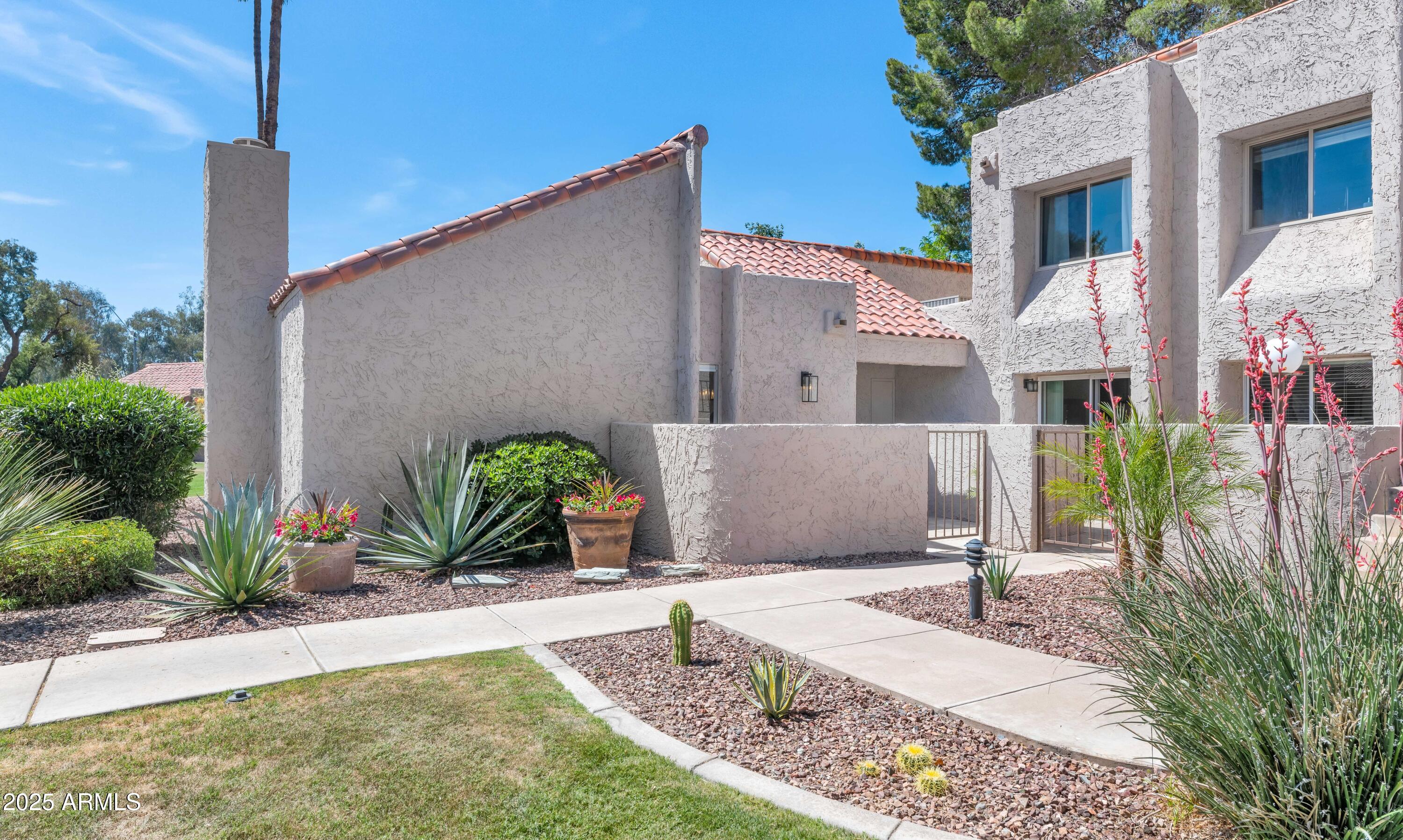 7405 N VIA CAMELLO DEL NORTE 137