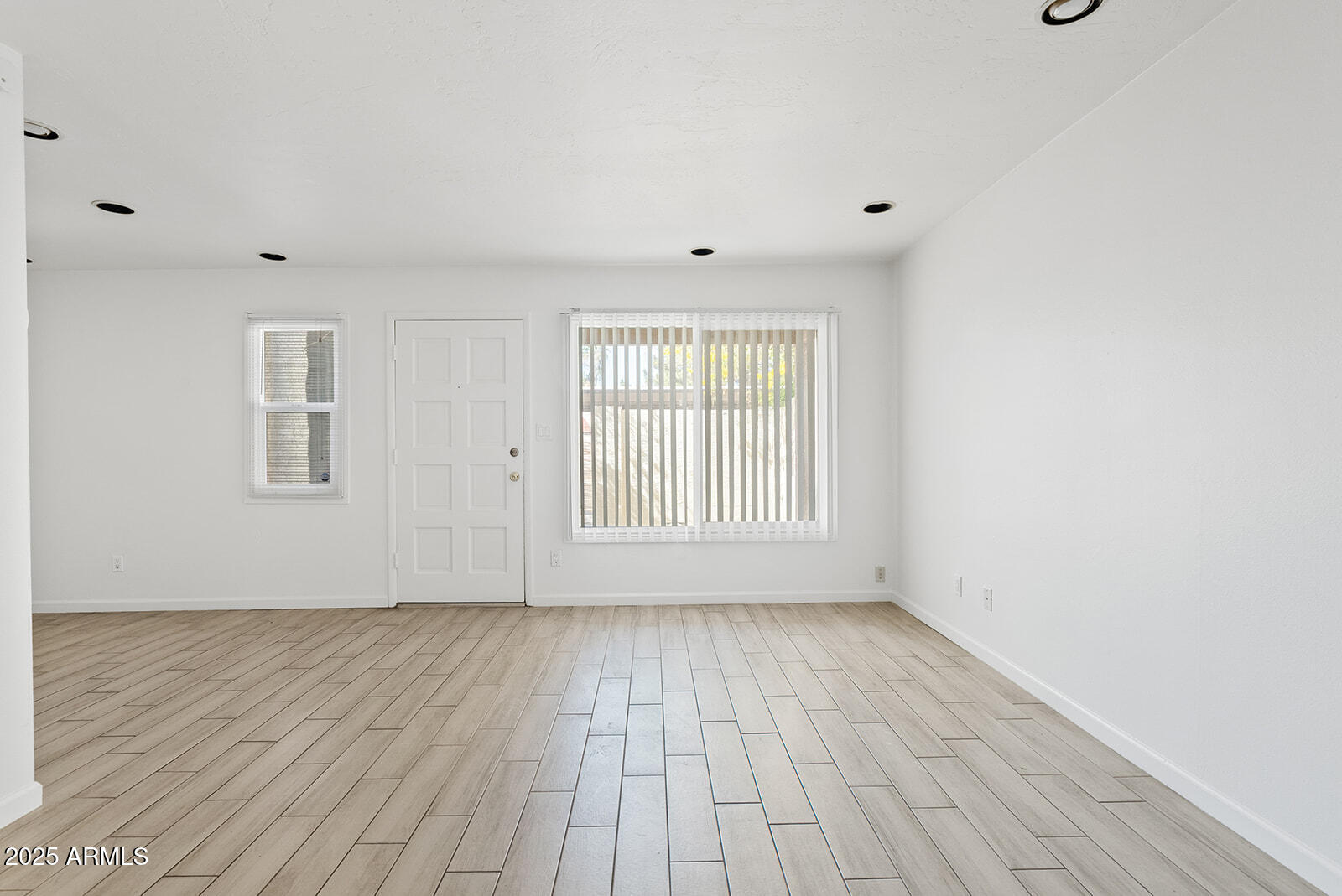 7844 E ROVEY Avenue
