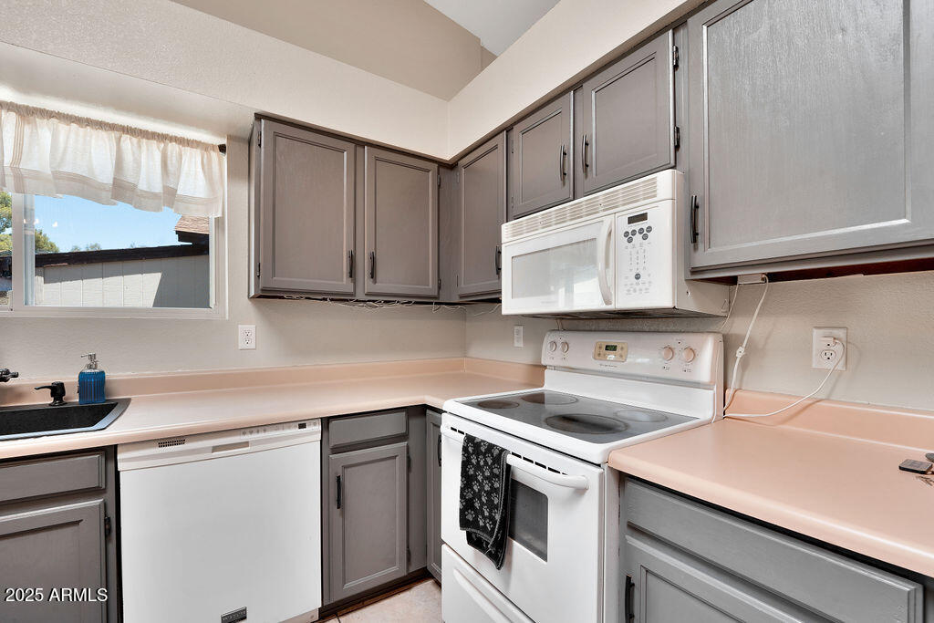 5135 E EVERGREEN Street 1159