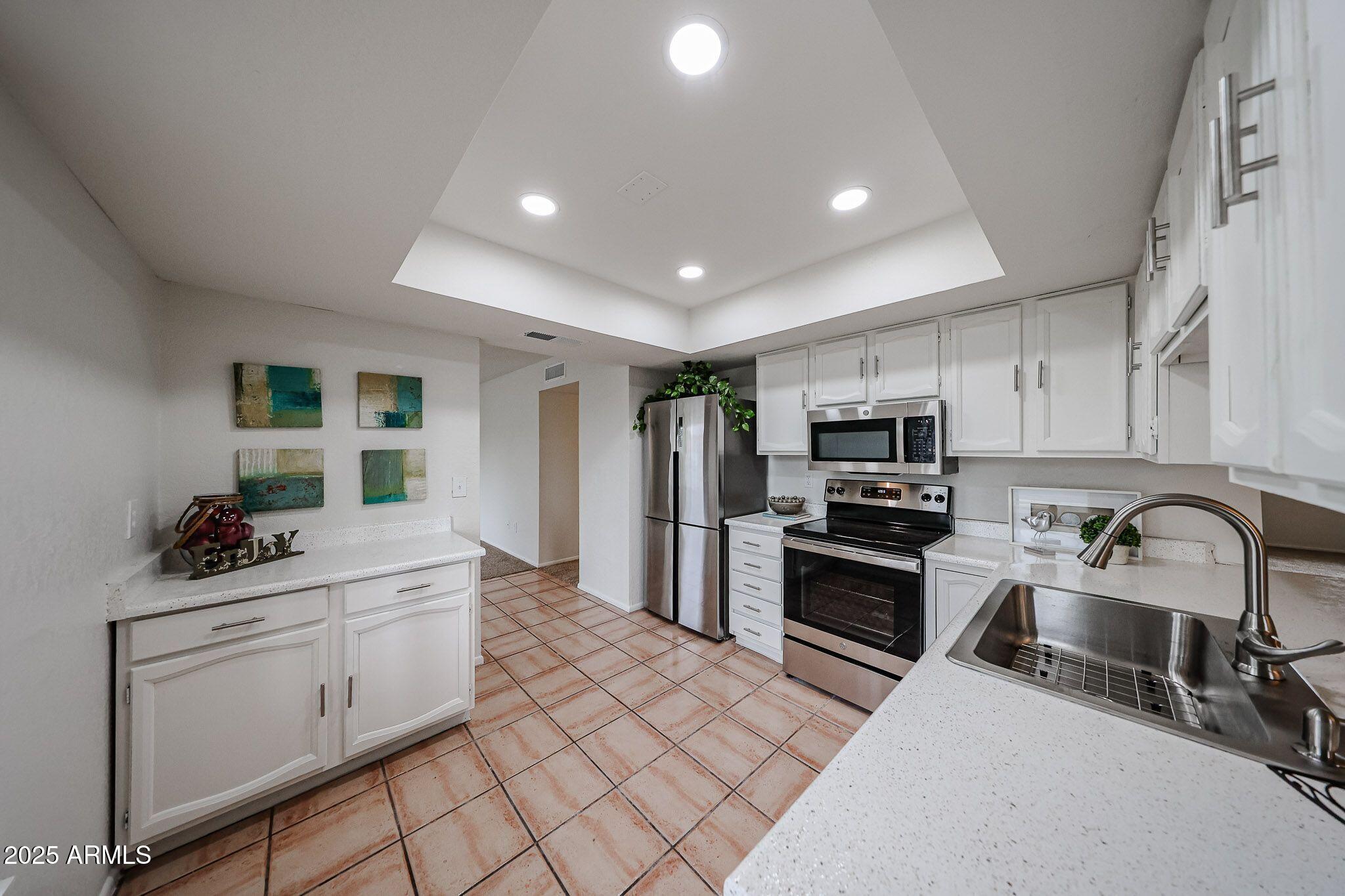 4530 W Larkspur Drive