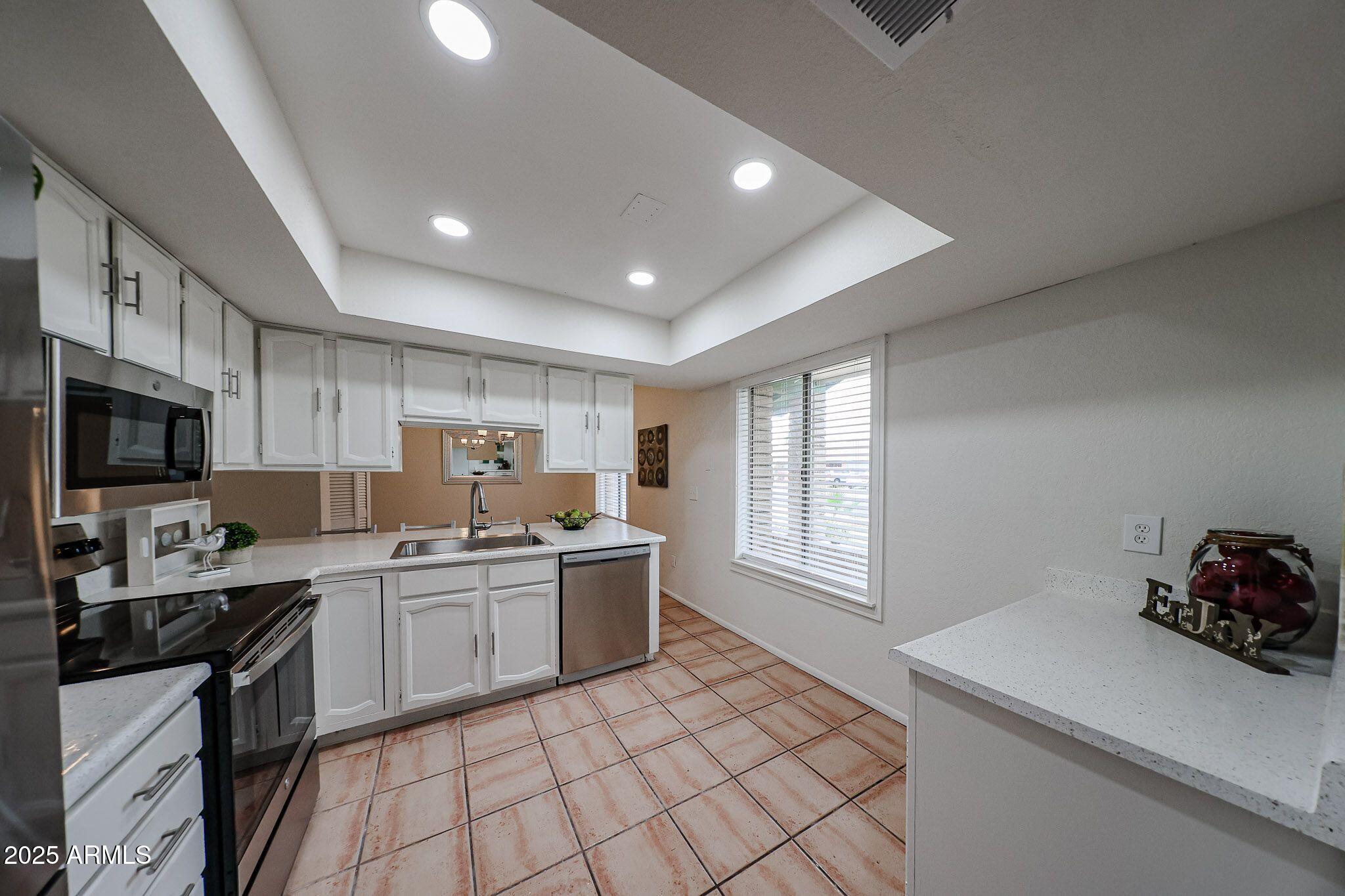 4530 W Larkspur Drive