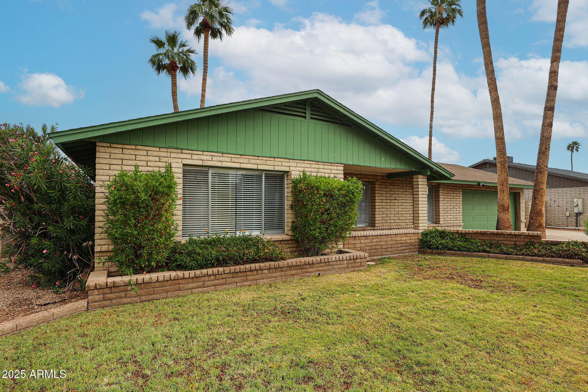 4530 W Larkspur Drive