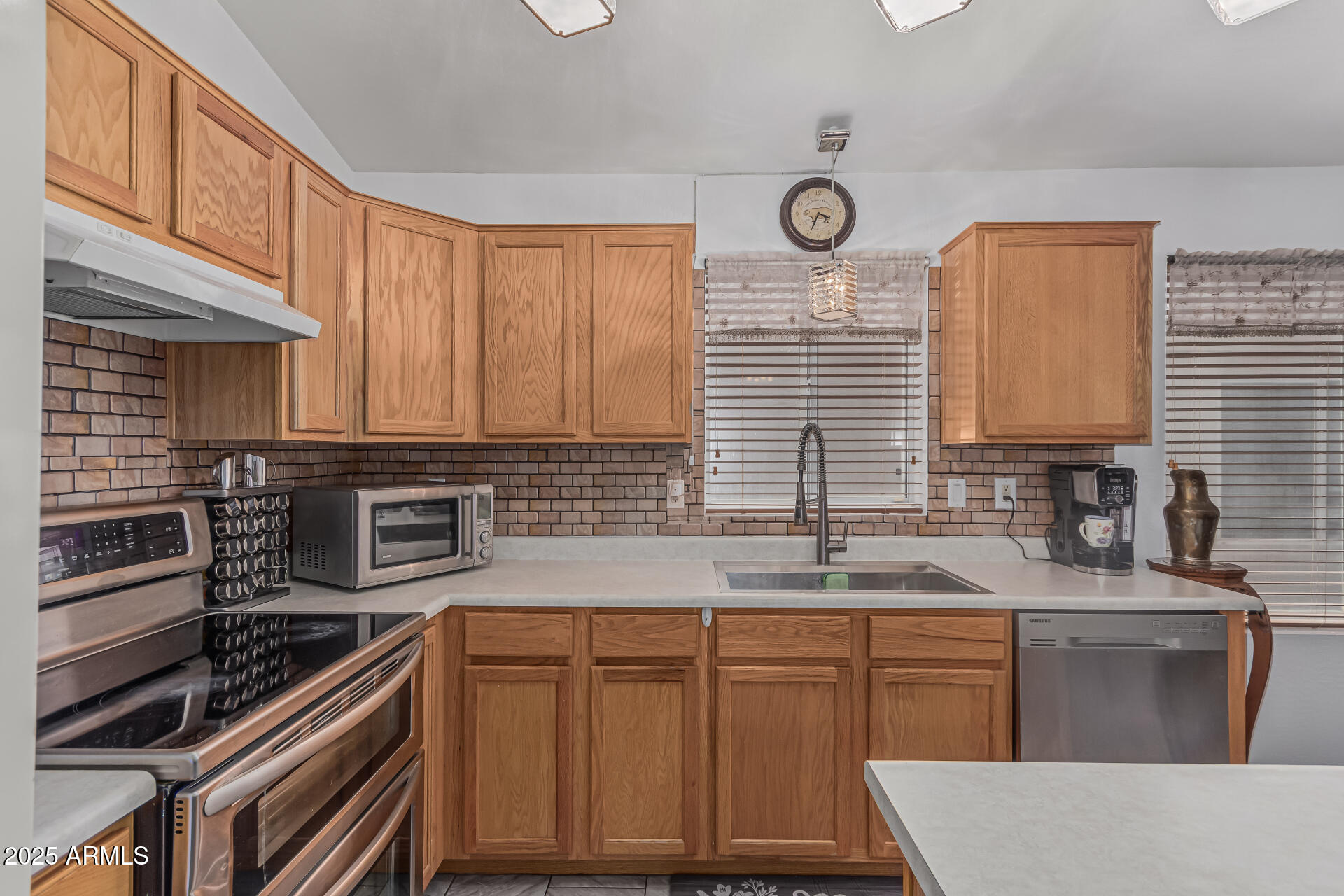 16654 N 19TH Place