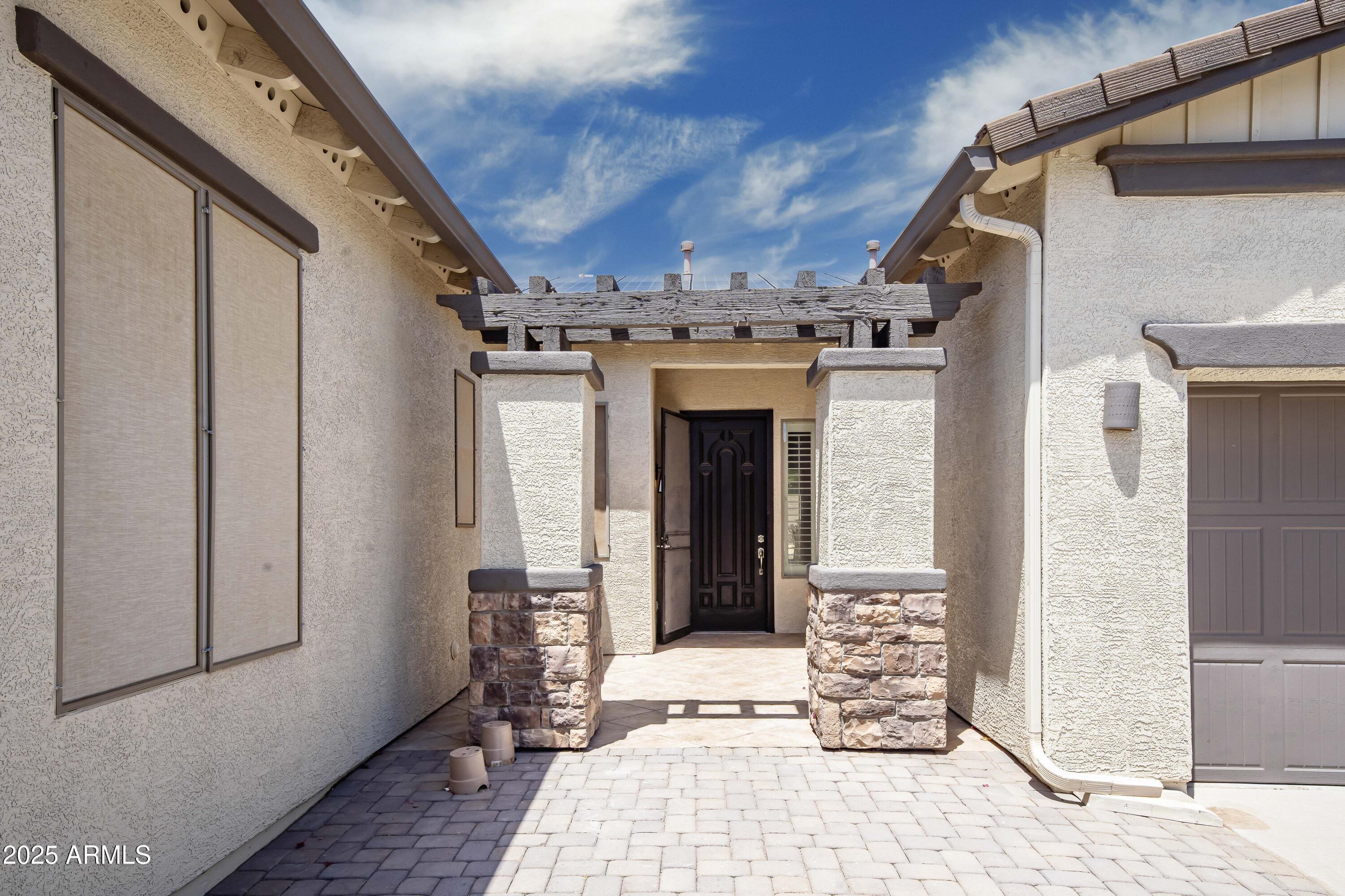 4512 W RUSHMORE Drive