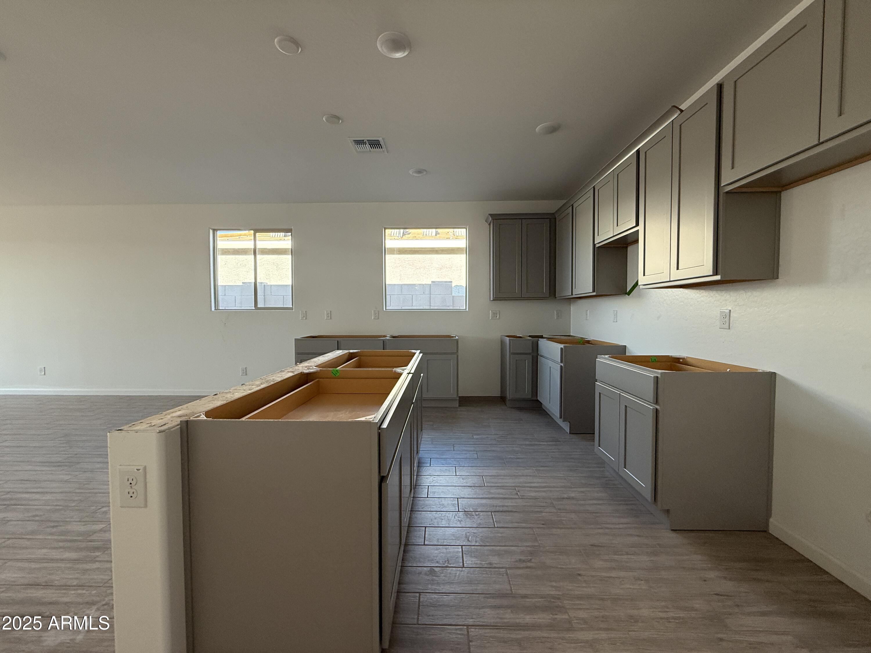 9536 W PARKWAY Drive