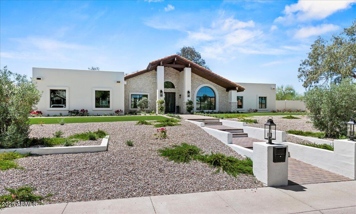 10755 E CHOLLA Lane