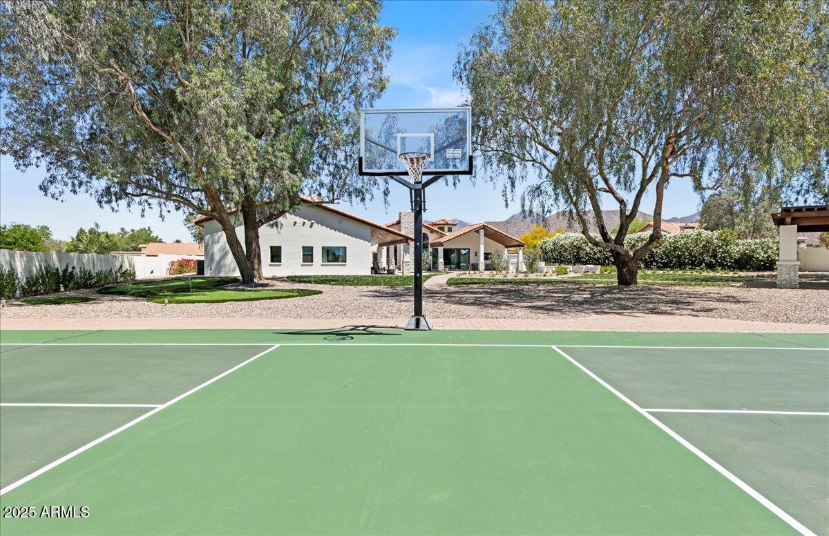 10755 E CHOLLA Lane