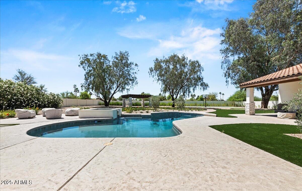 10755 E CHOLLA Lane