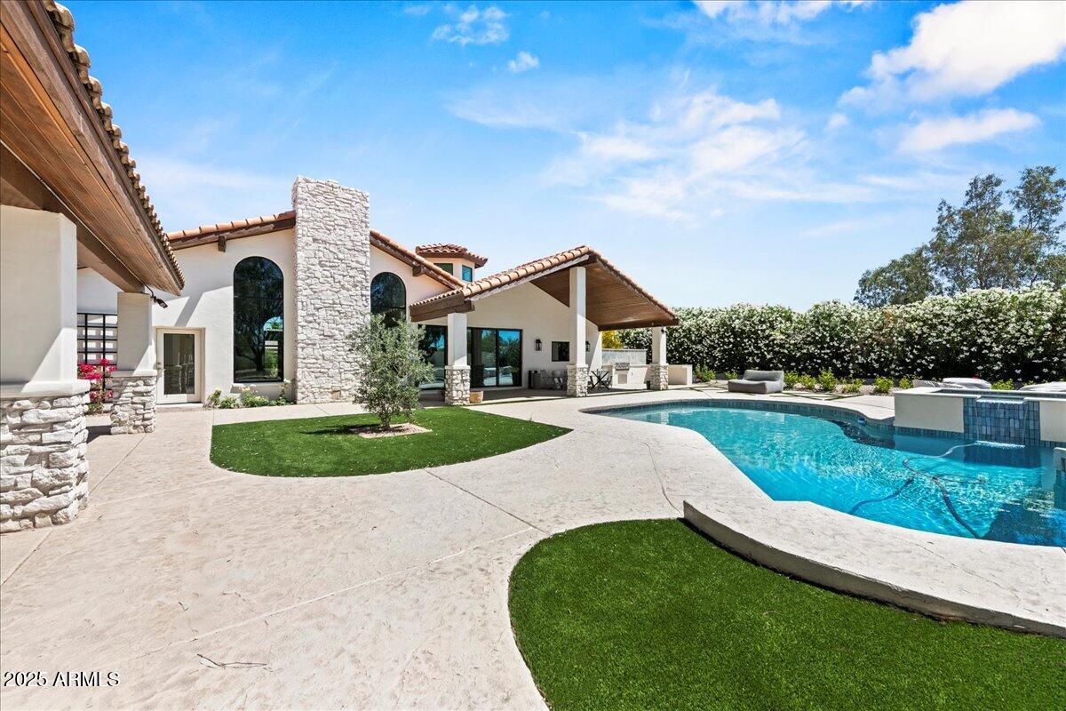 10755 E CHOLLA Lane