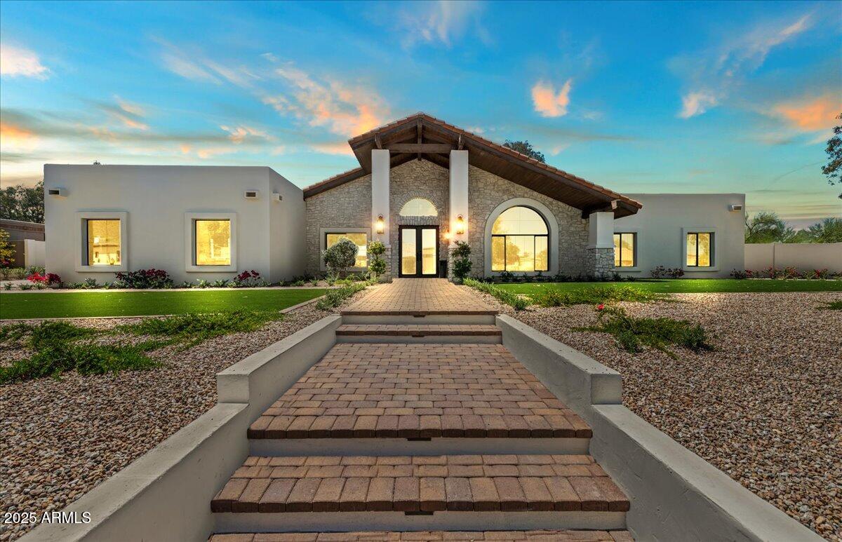 10755 E CHOLLA Lane