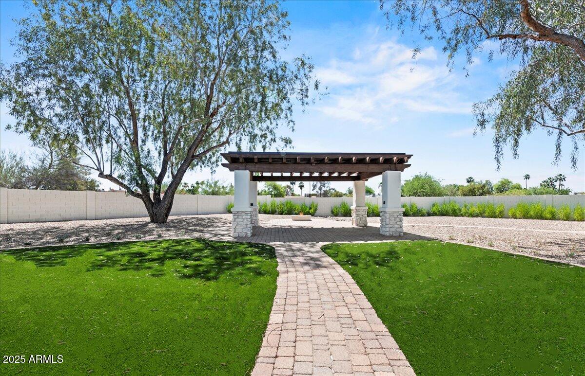 10755 E CHOLLA Lane