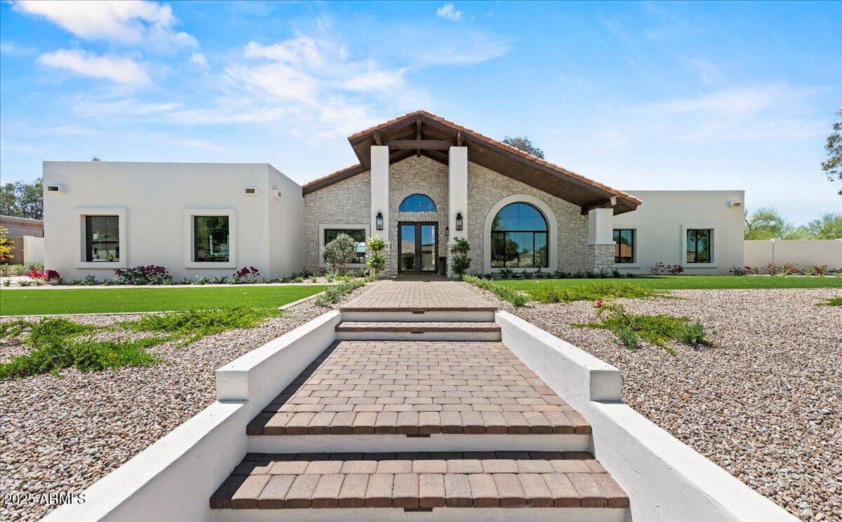 10755 E CHOLLA Lane