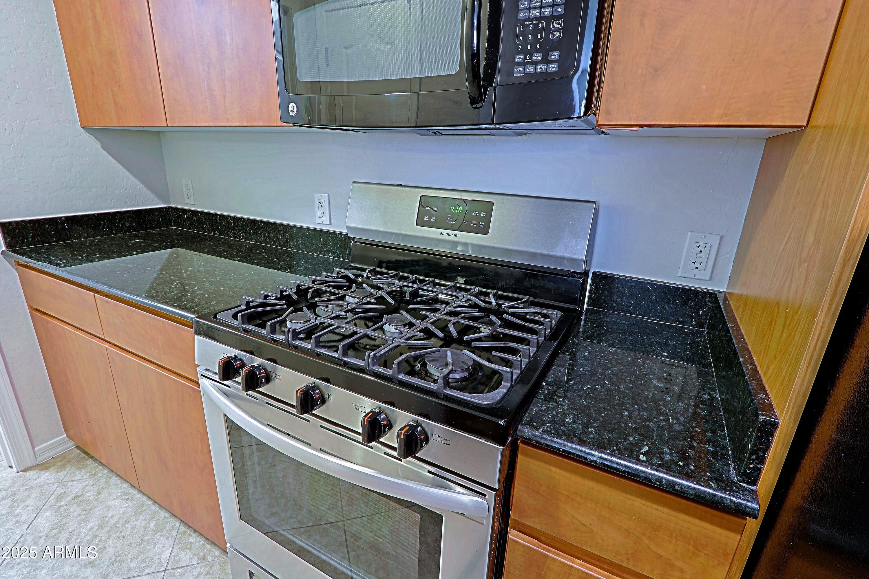 16 W ENCANTO Boulevard 305