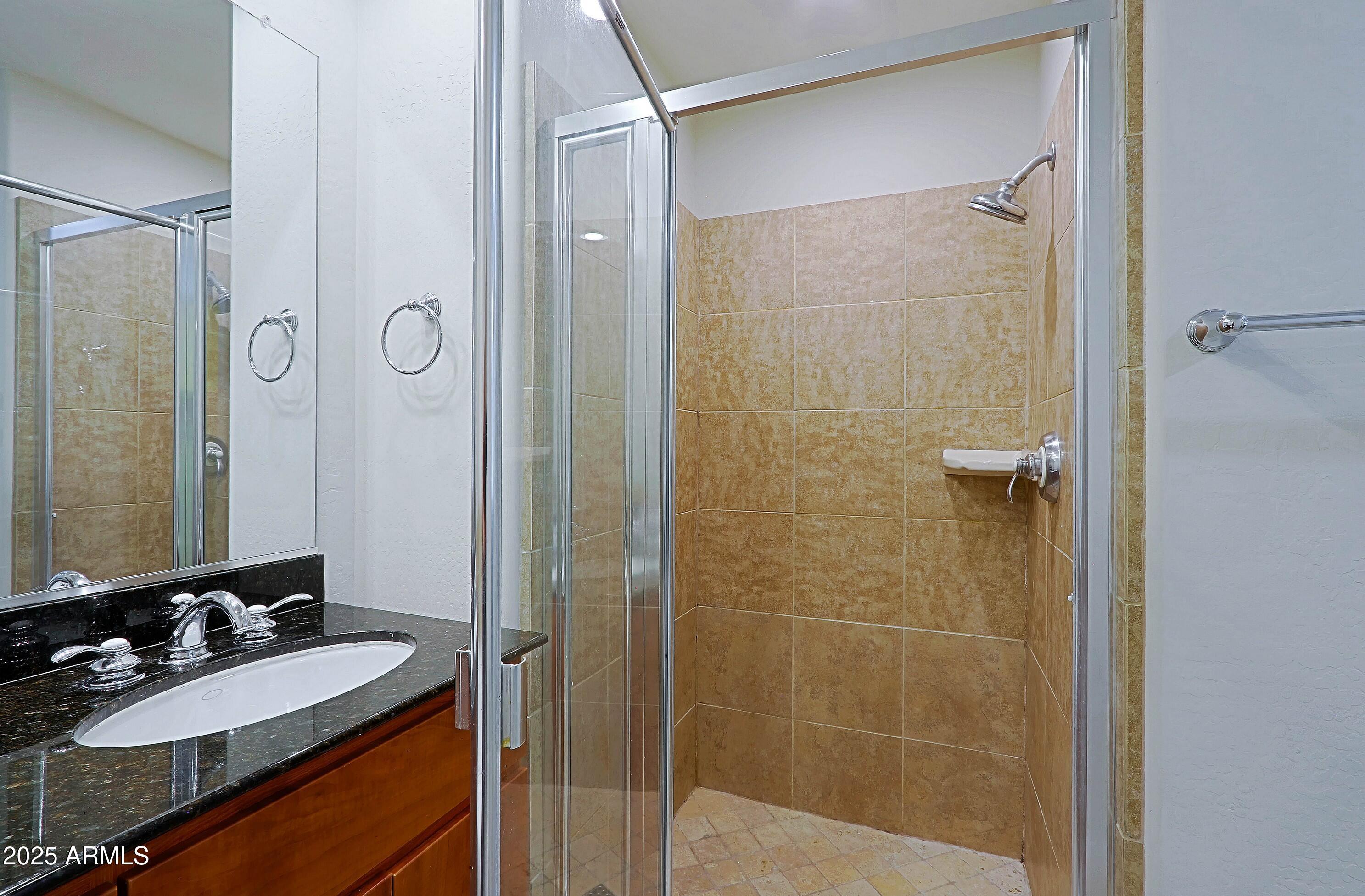 16 W ENCANTO Boulevard 305