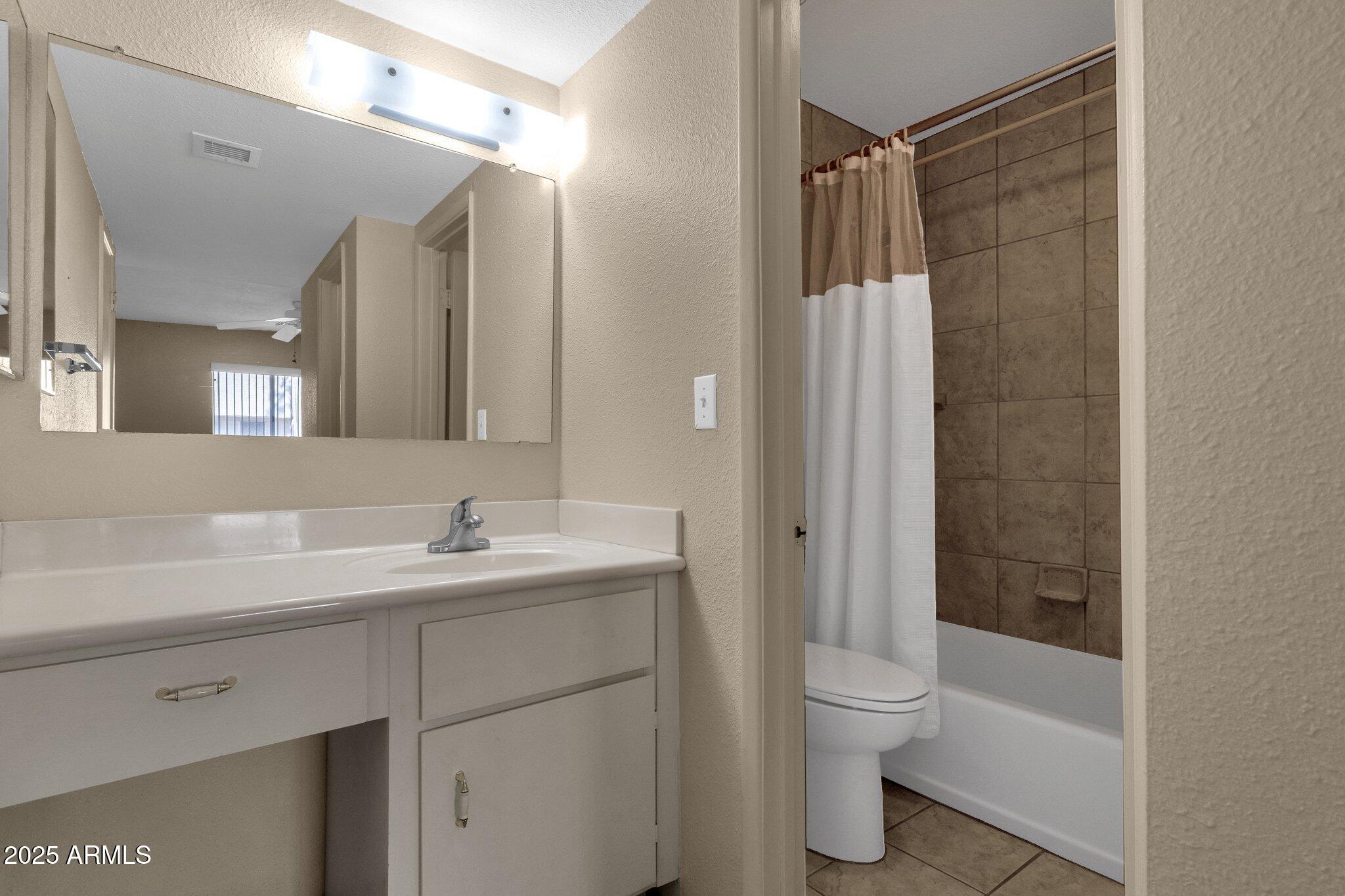 4554 E Paradise Village Parkway N Unit 219