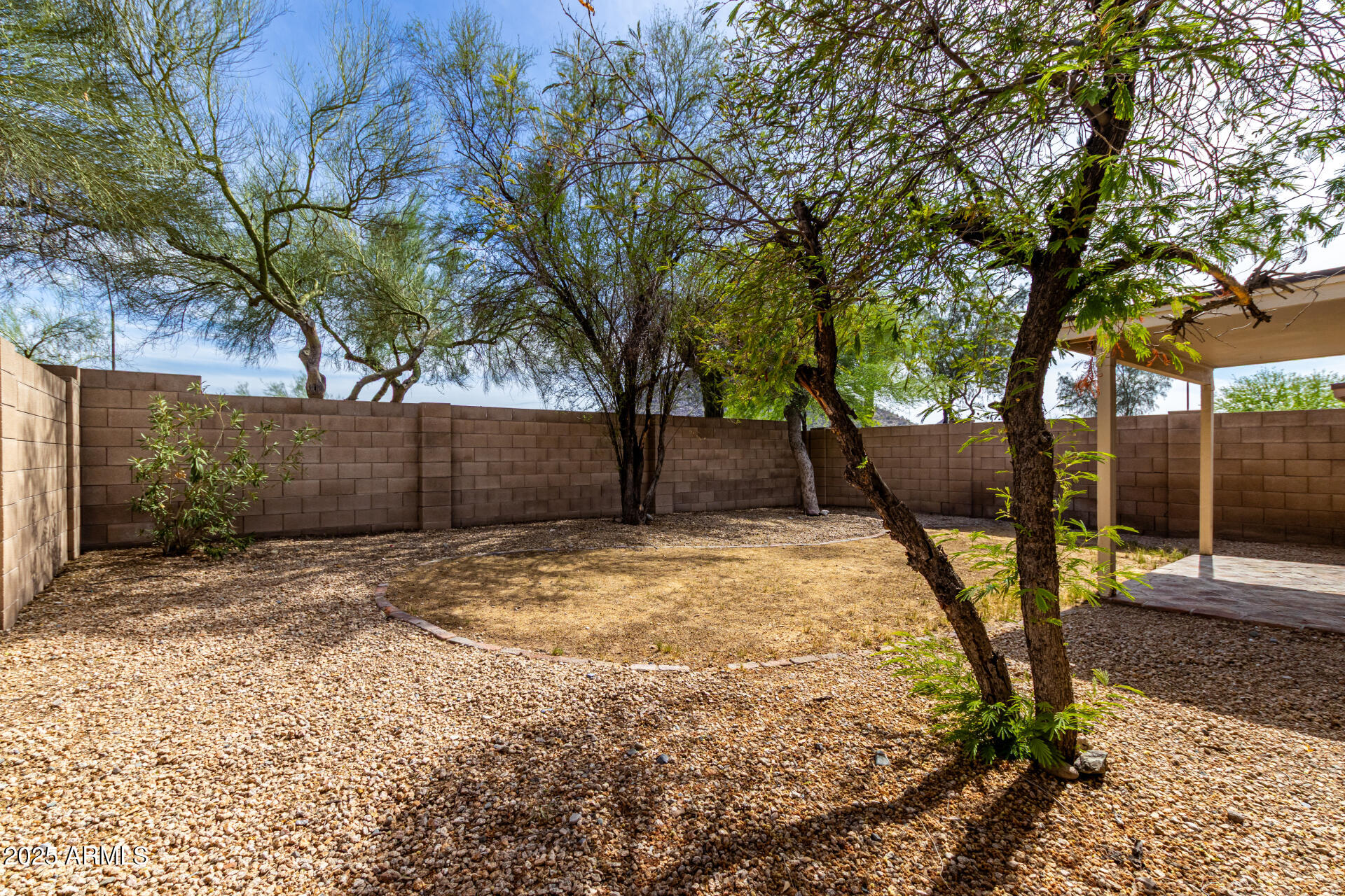 2153 E CREST Lane