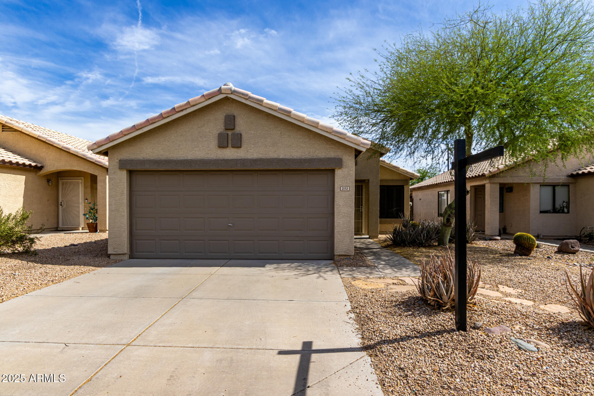 2153 E CREST Lane