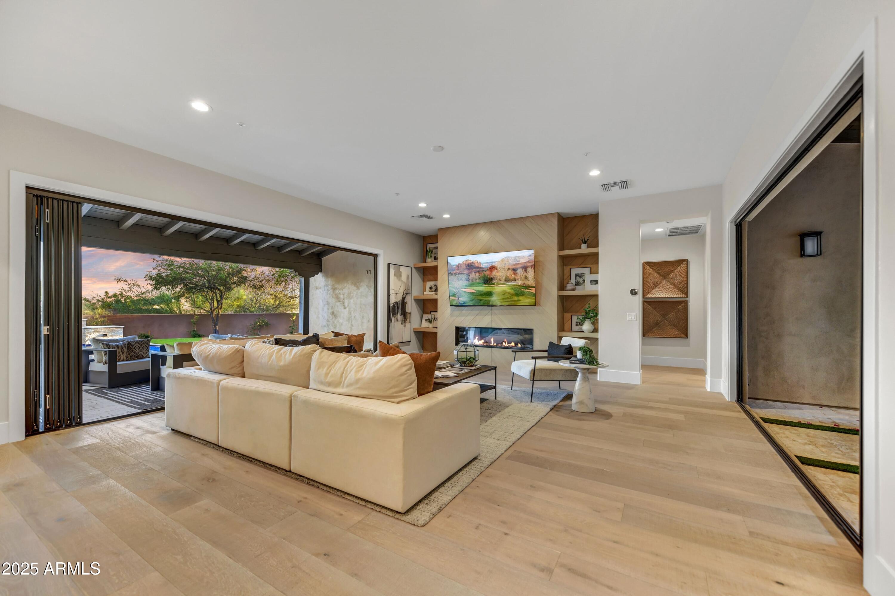 9669 E Chino Drive