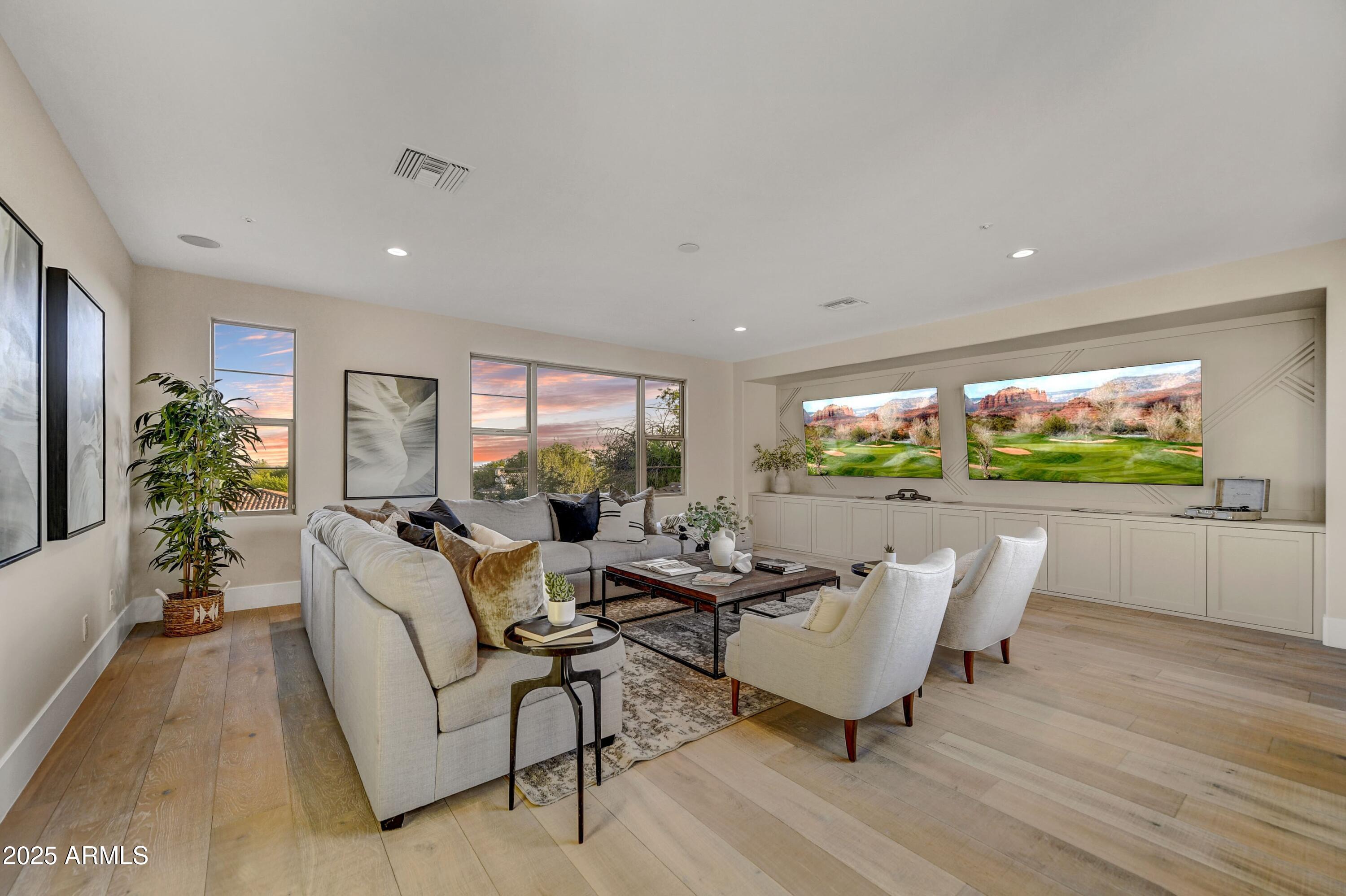 9669 E Chino Drive