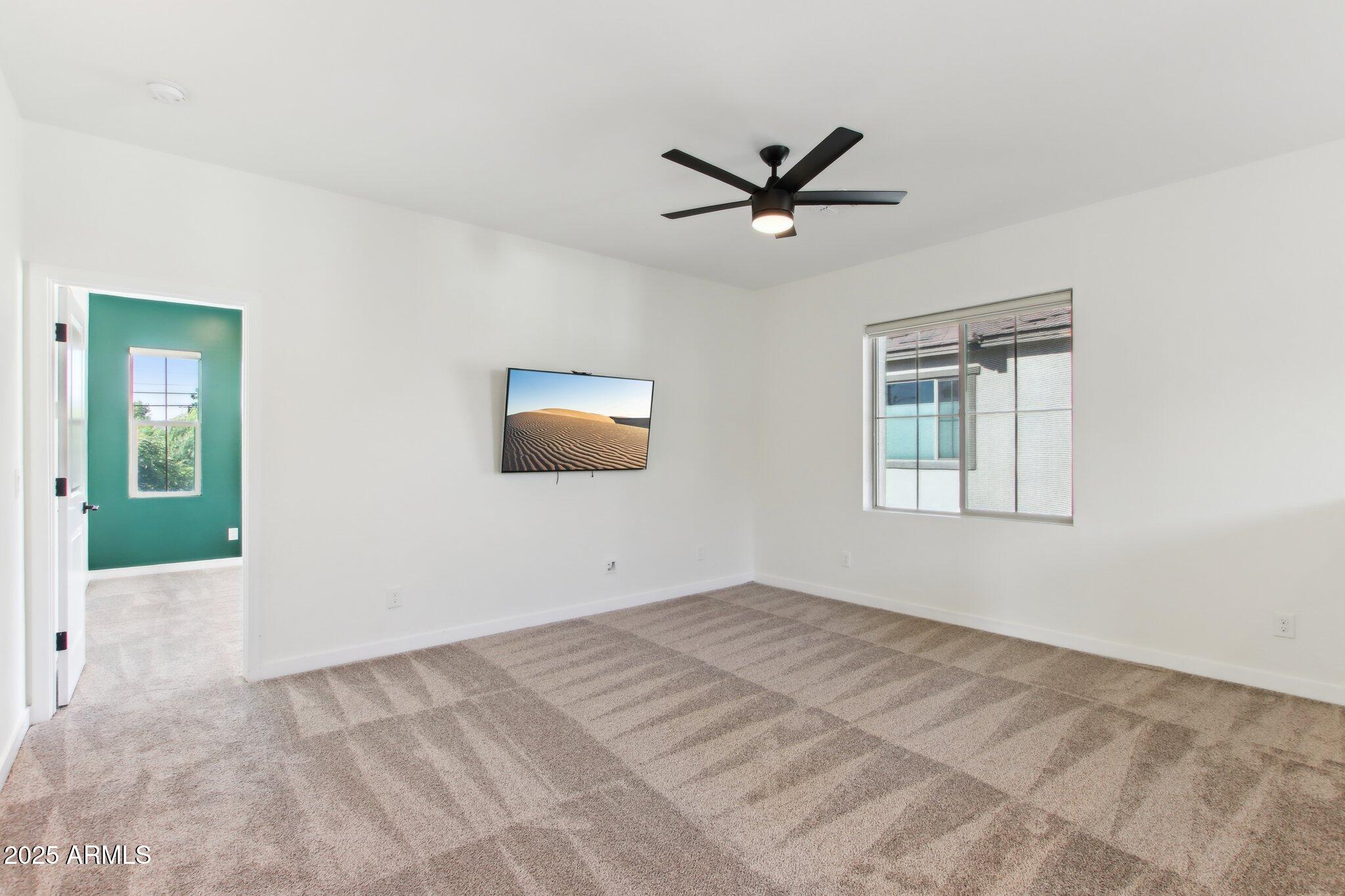 6641 N DESERT SHADOW Lane