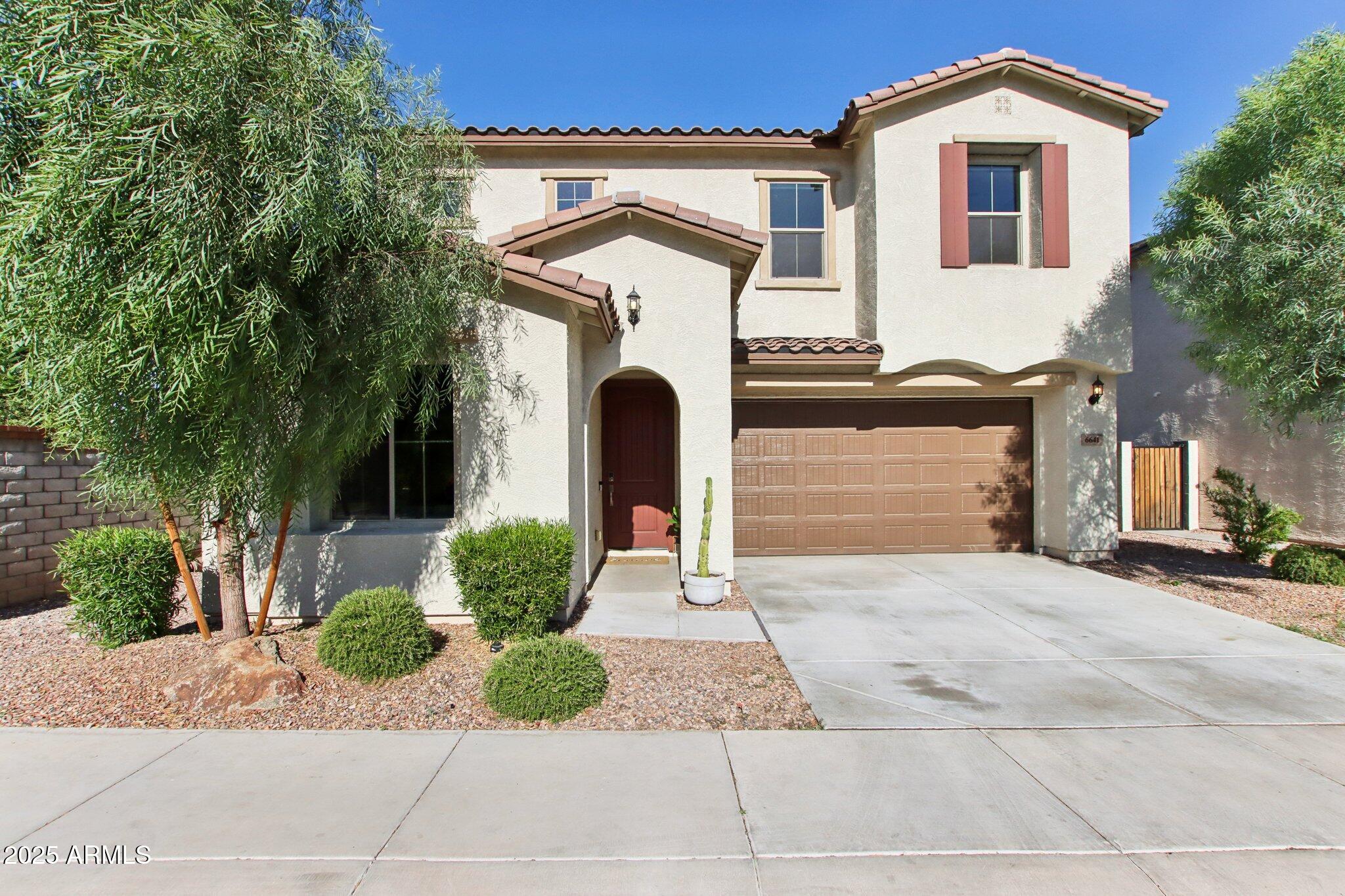 6641 N DESERT SHADOW Lane