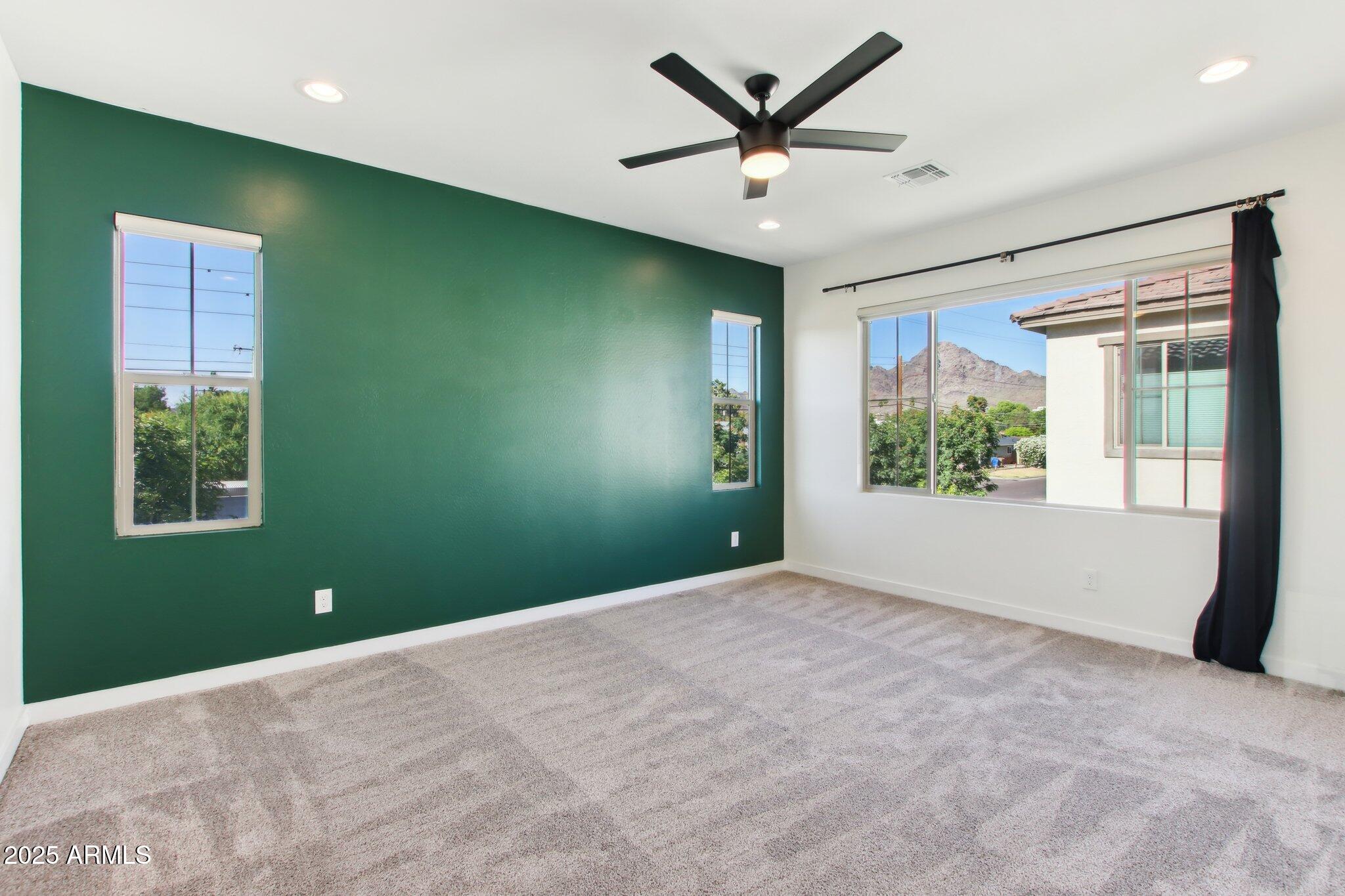 6641 N DESERT SHADOW Lane