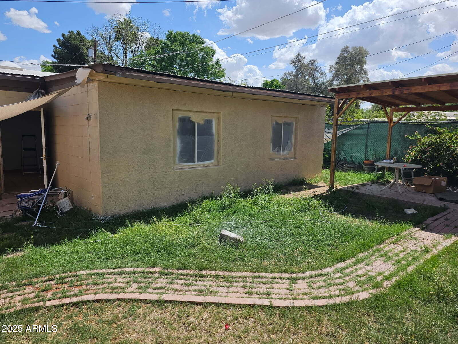 1239 E HIGHLAND Avenue B