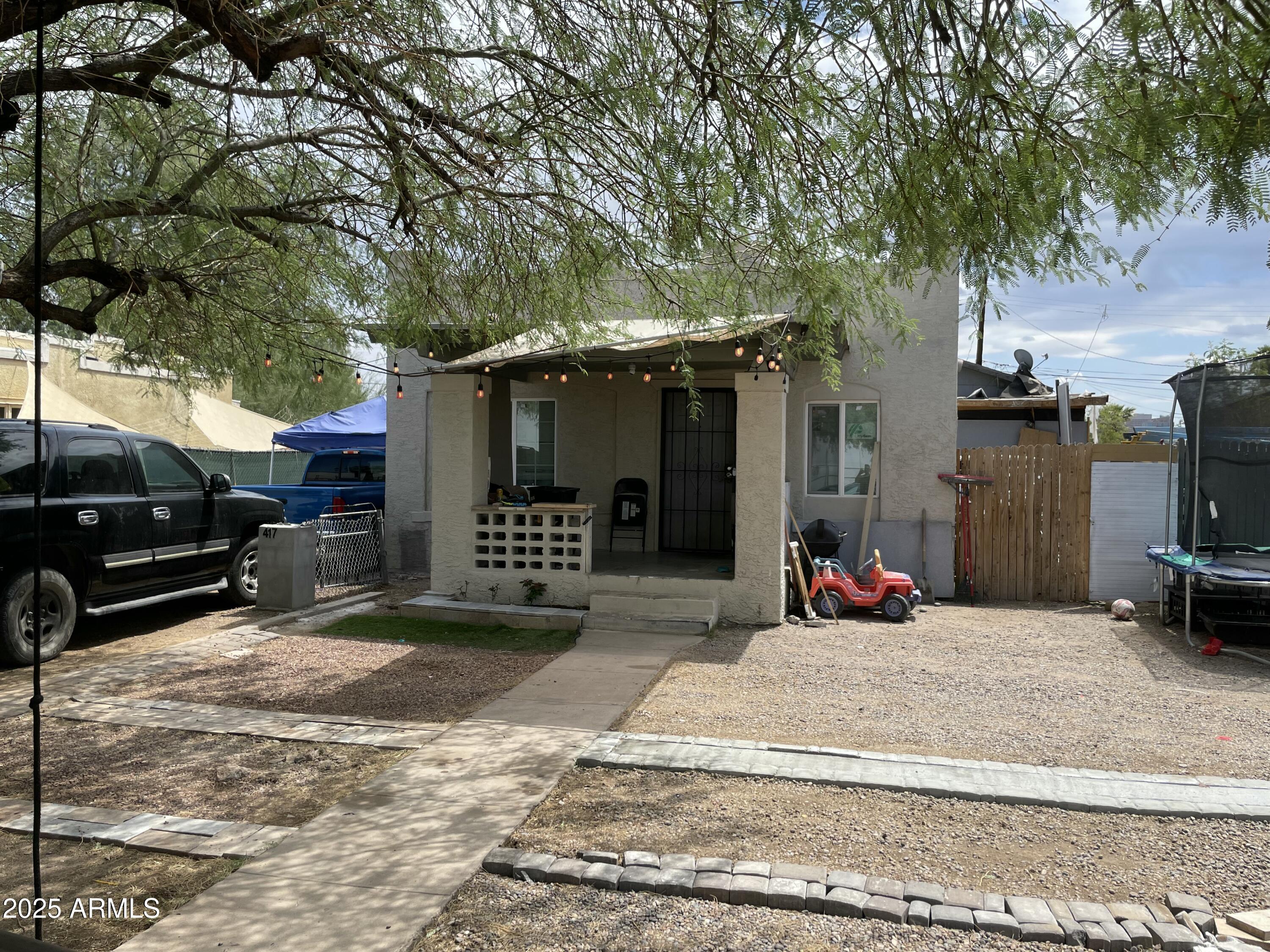 417 N 18TH Drive