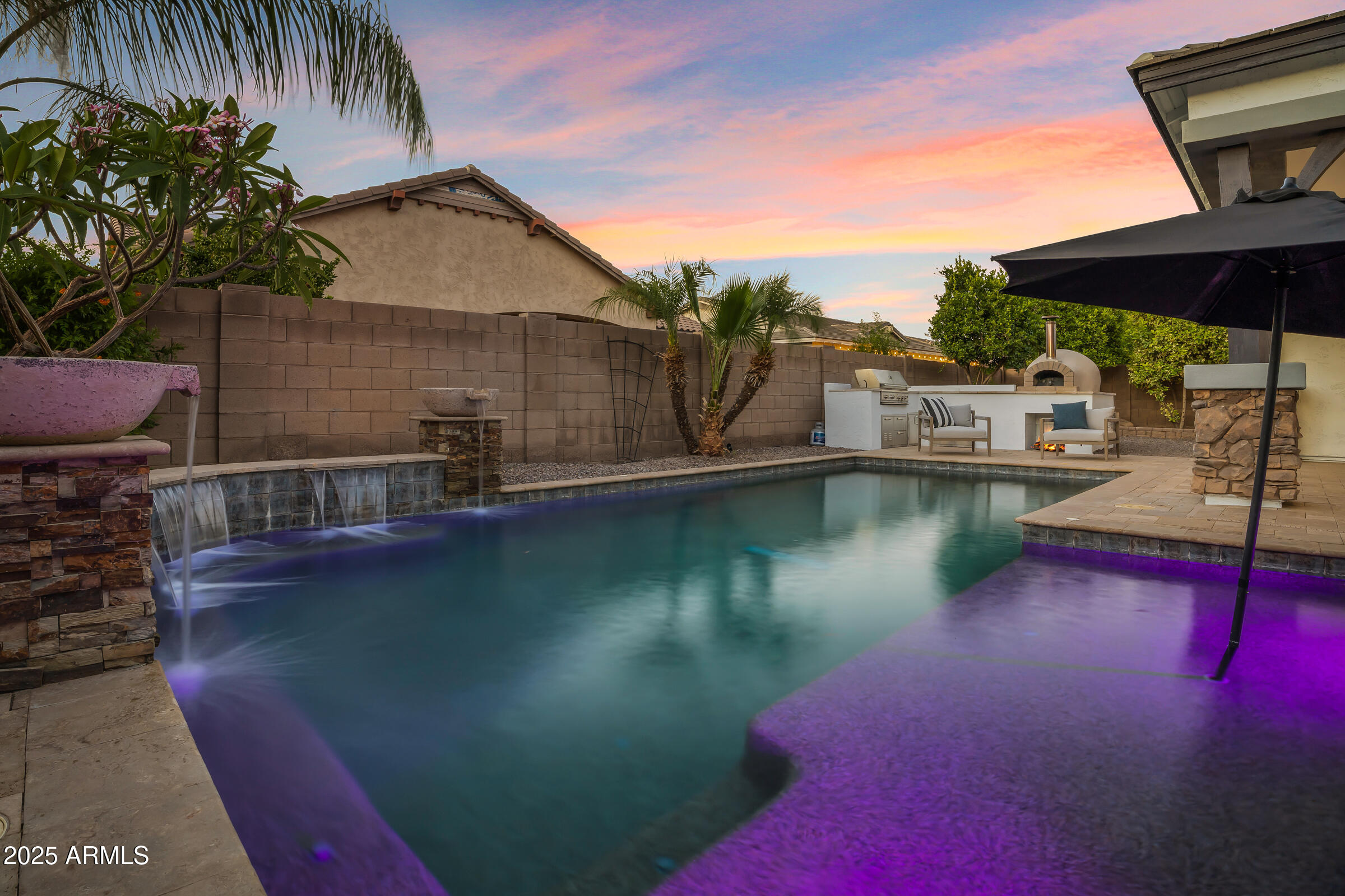 3038 E LONGHORN Drive
