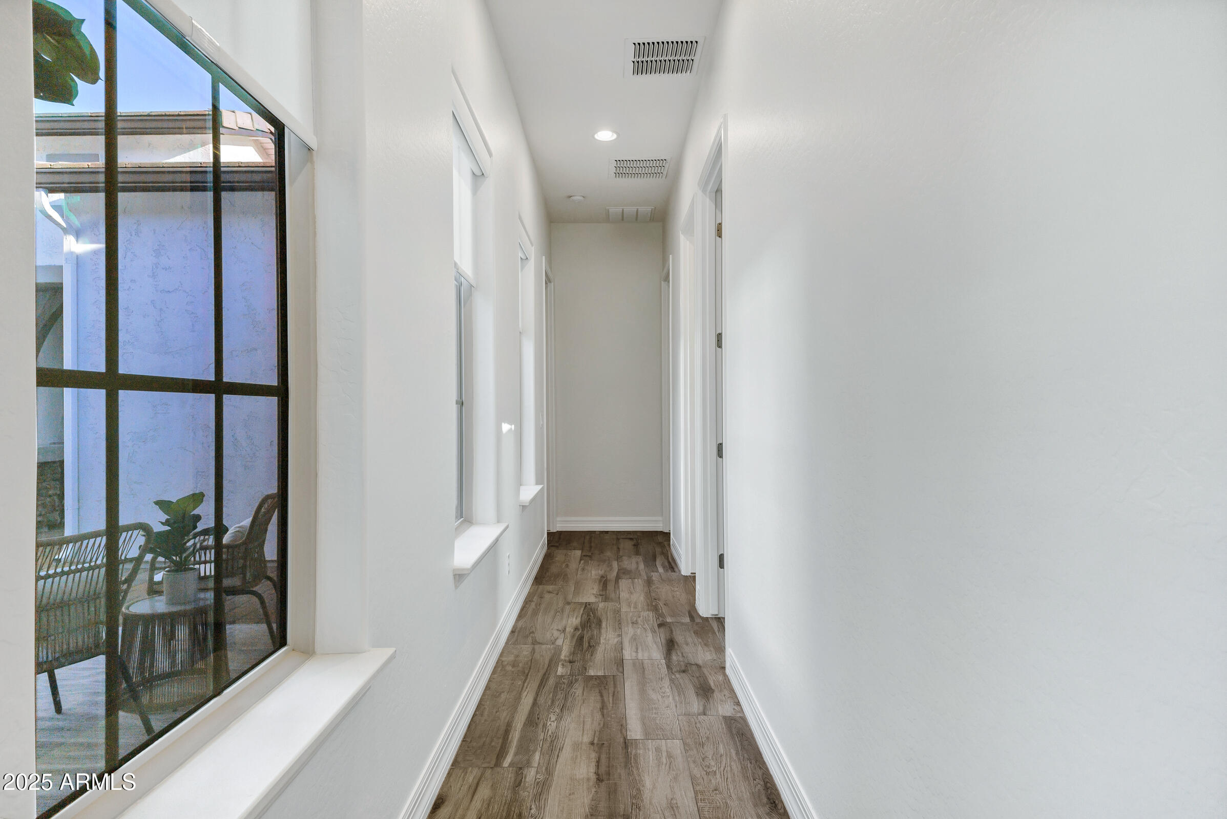 3038 E LONGHORN Drive