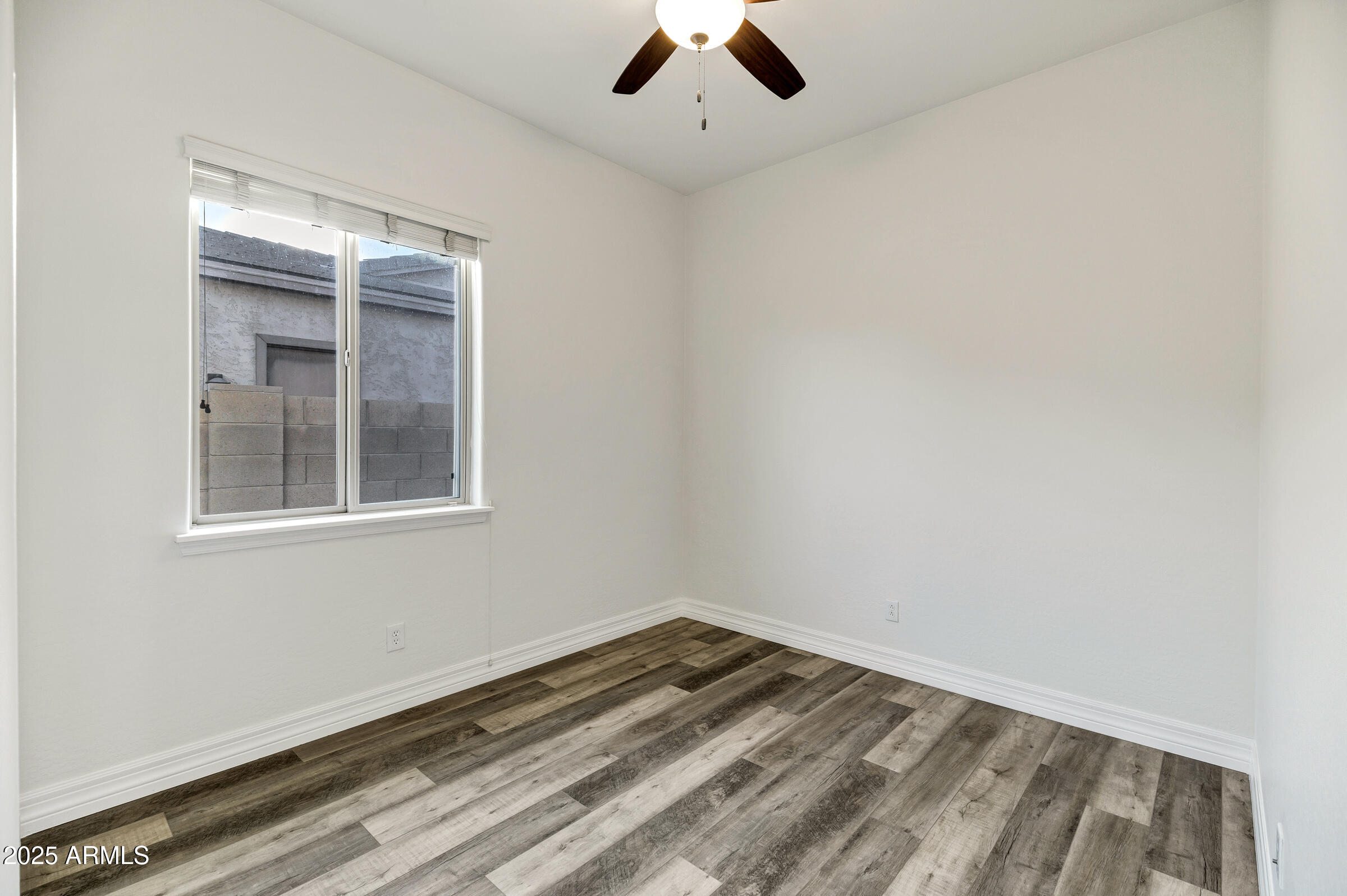 3038 E LONGHORN Drive