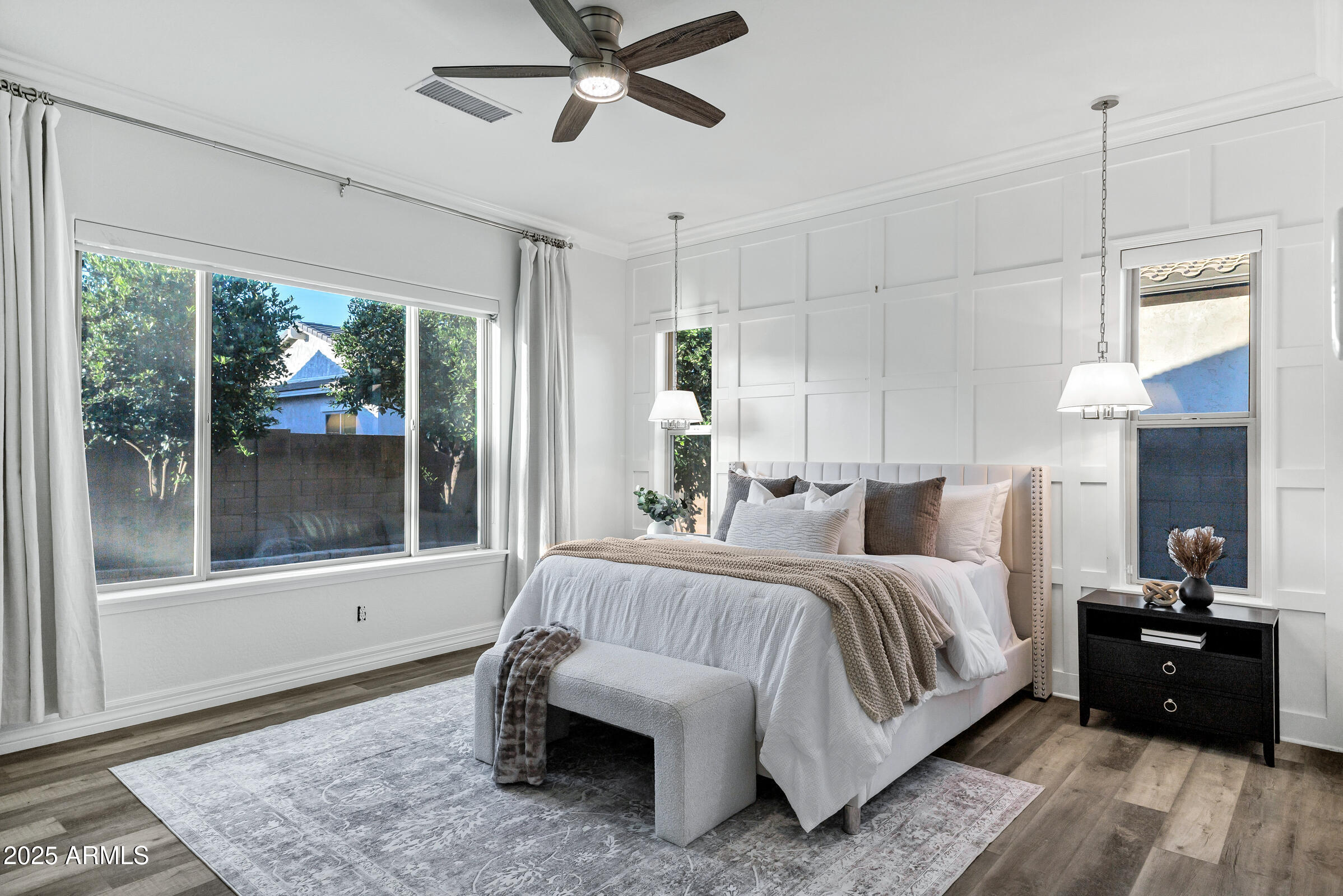 3038 E LONGHORN Drive