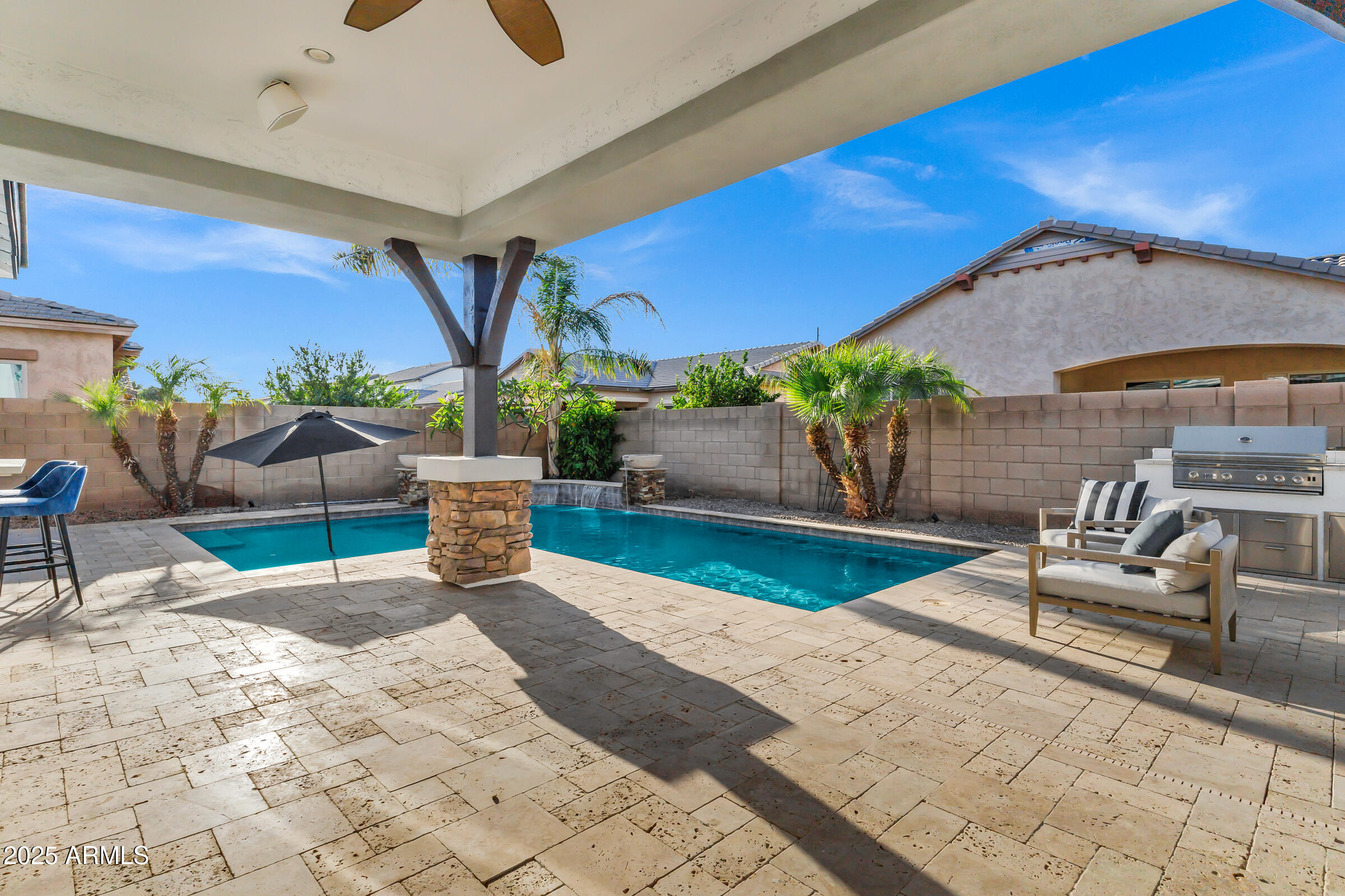 3038 E LONGHORN Drive