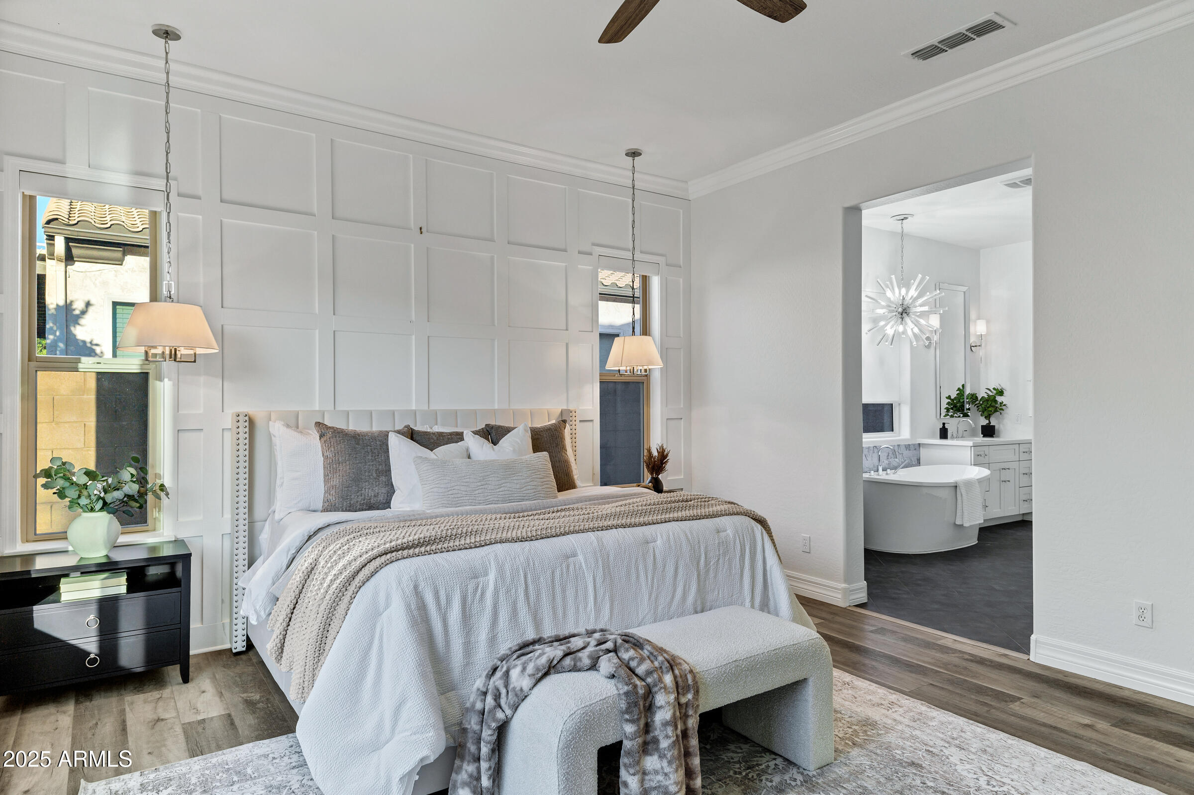 3038 E LONGHORN Drive