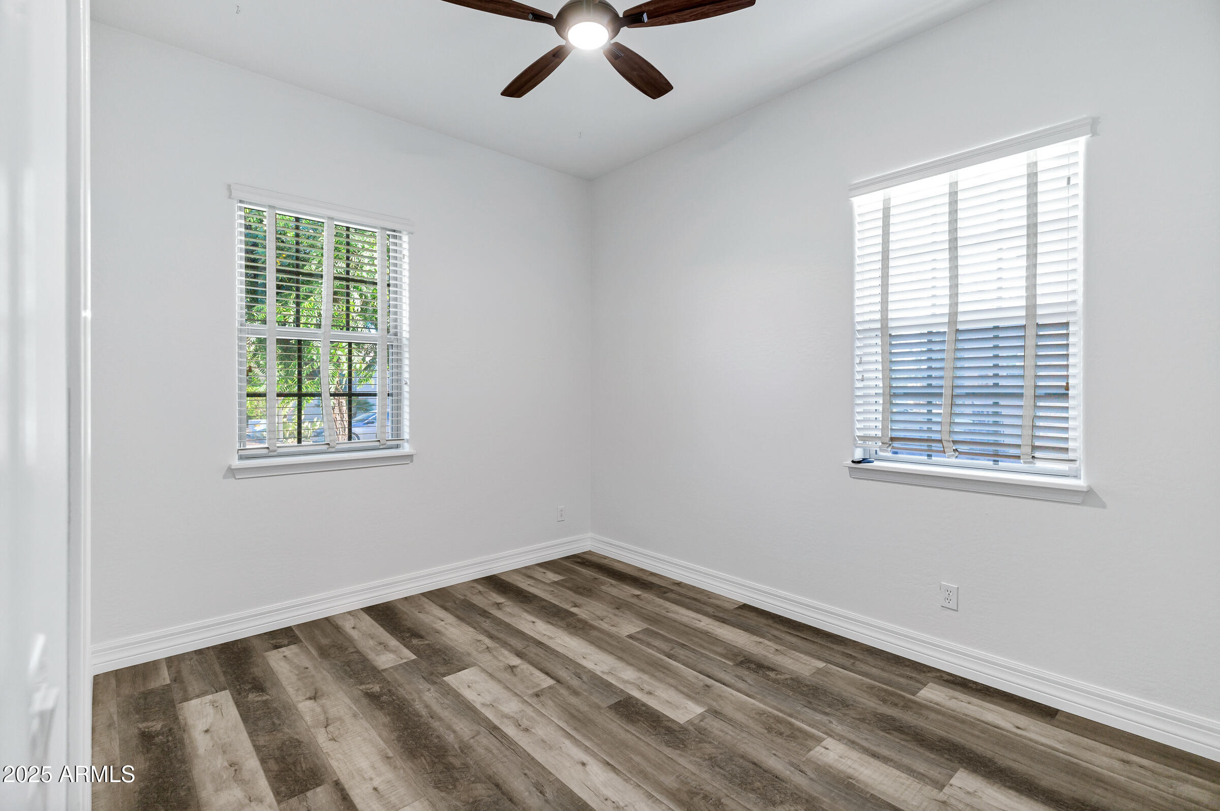3038 E LONGHORN Drive