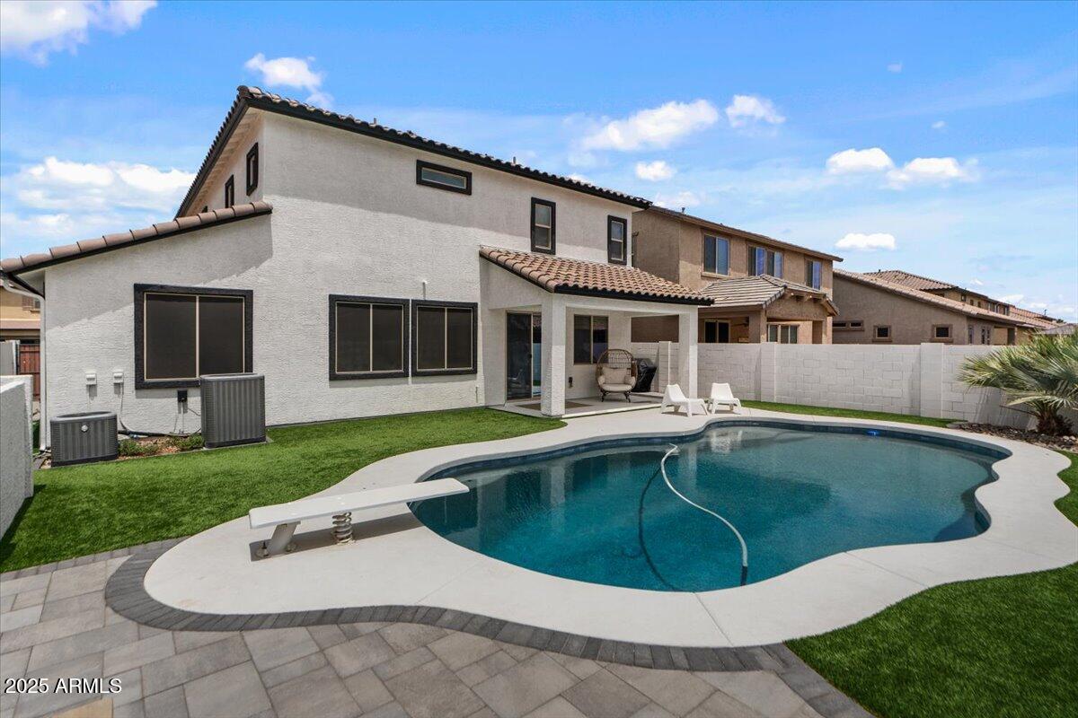 3523 E ALFALFA Drive