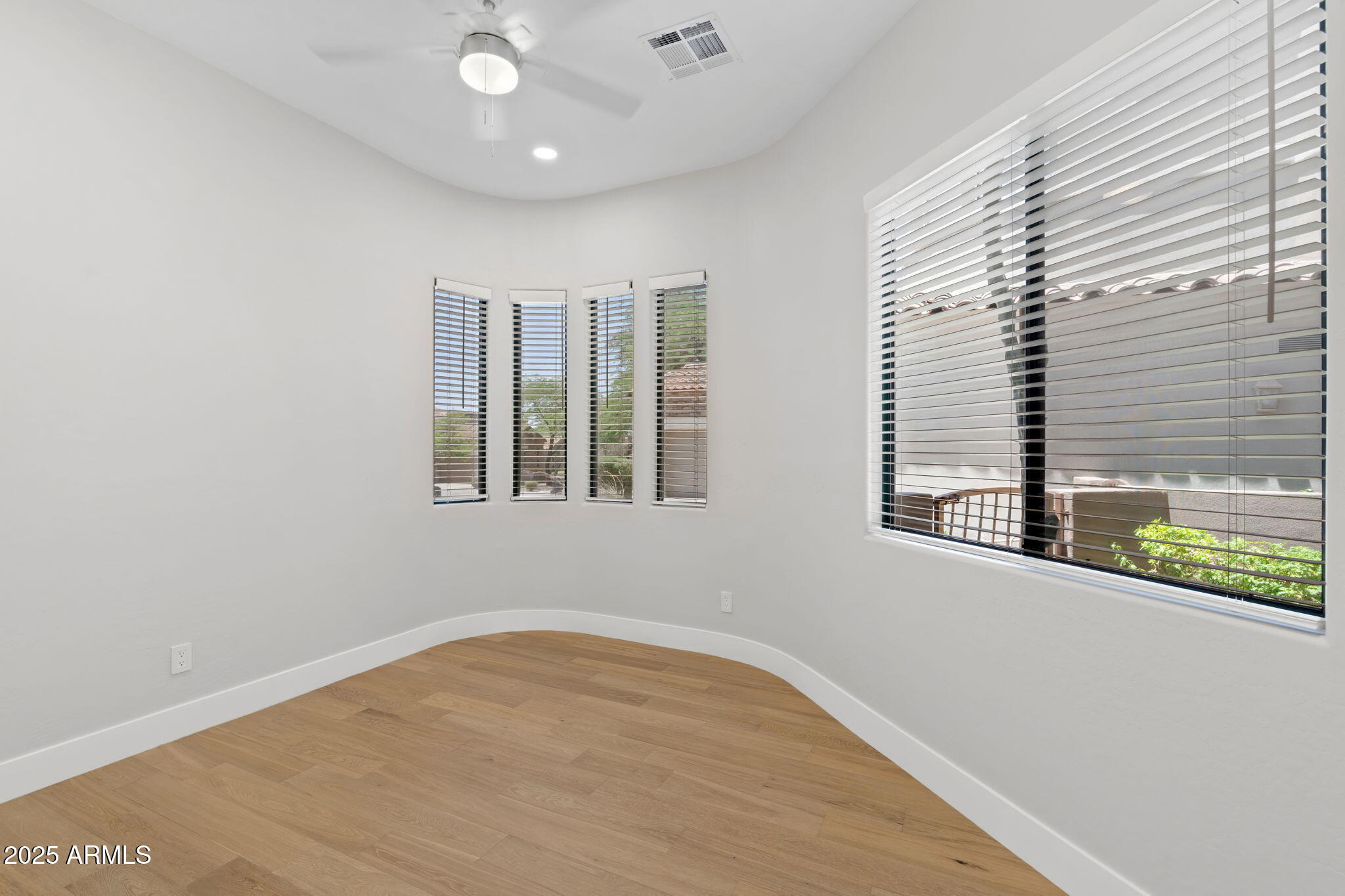 19550 N Grayhawk Drive 1144