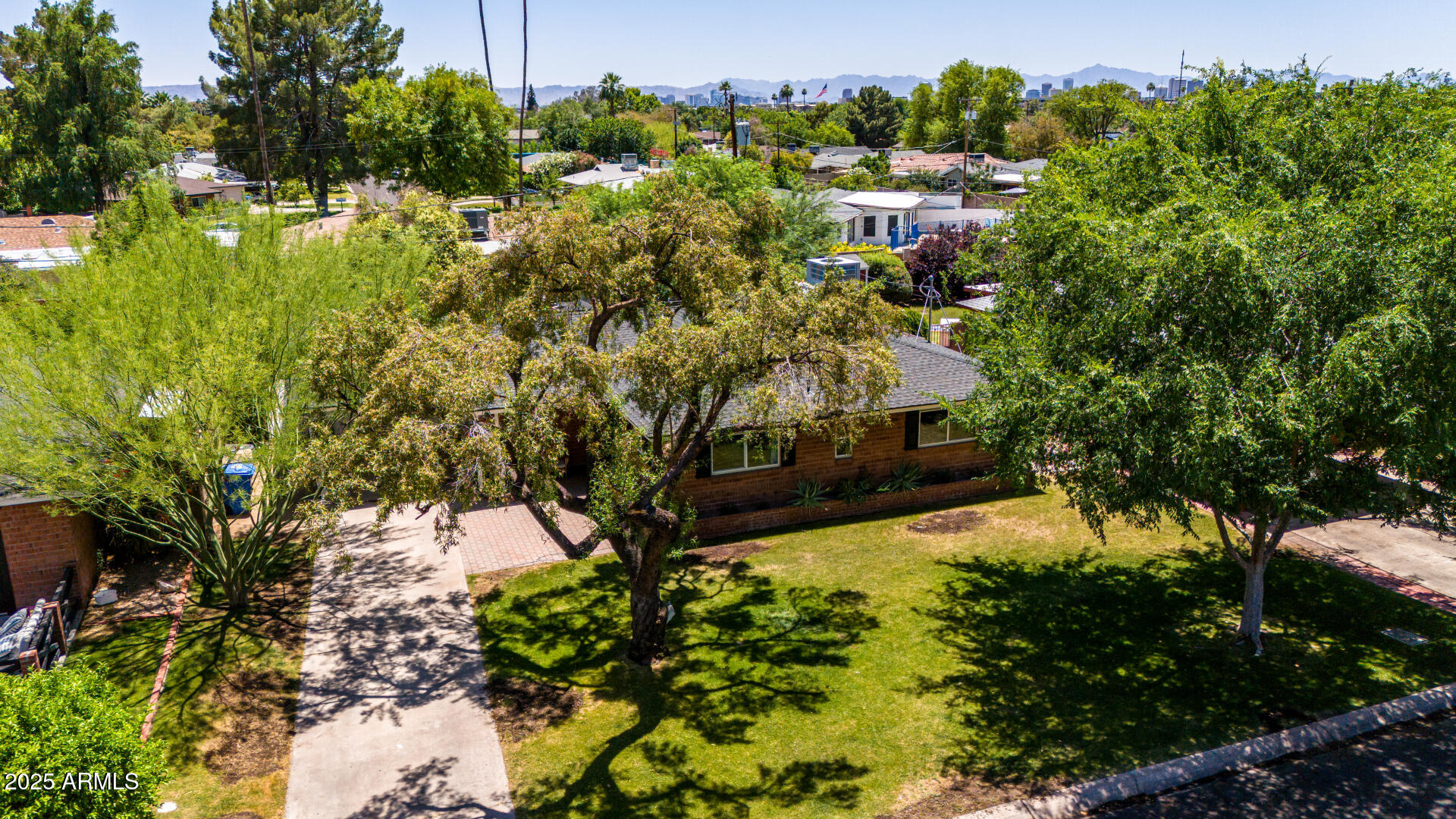 1839 E PALO VERDE Drive