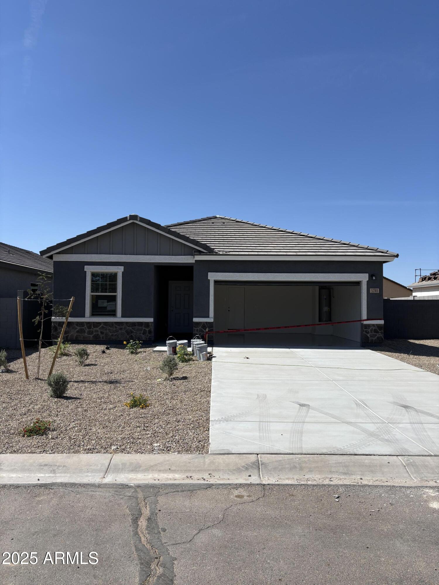 5741 E IRIS Drive