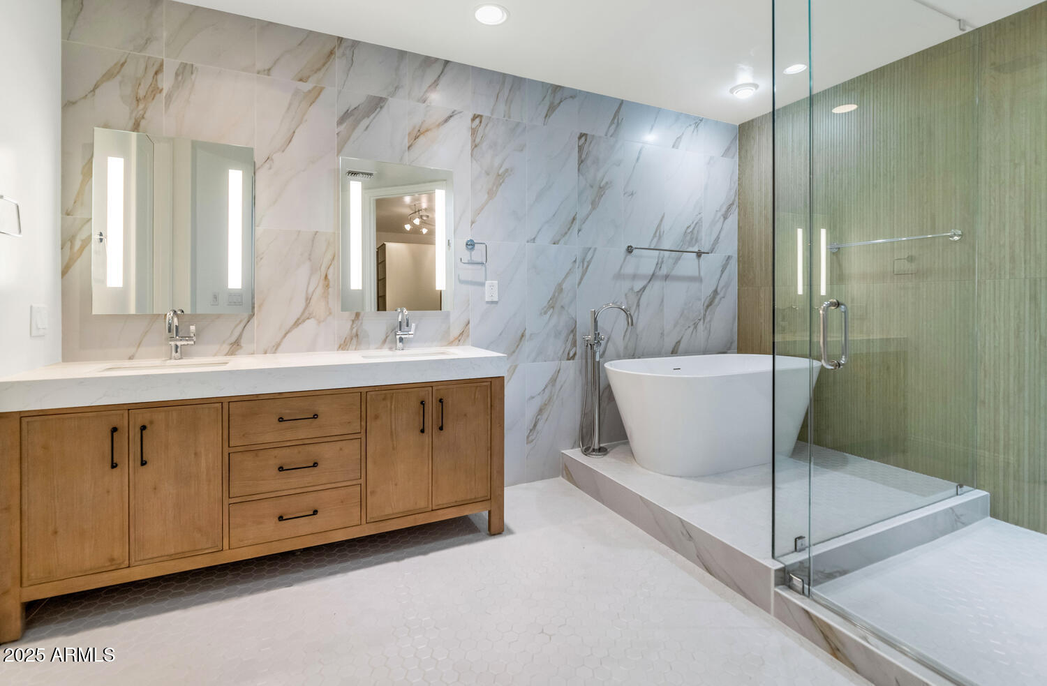 3801 N Goldwater Boulevard Unit 204