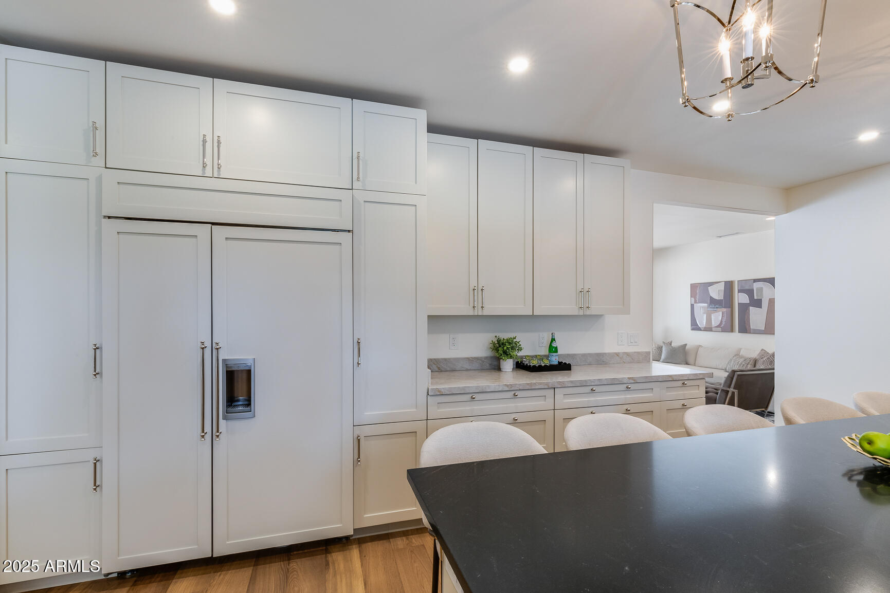7348 N 9TH Place