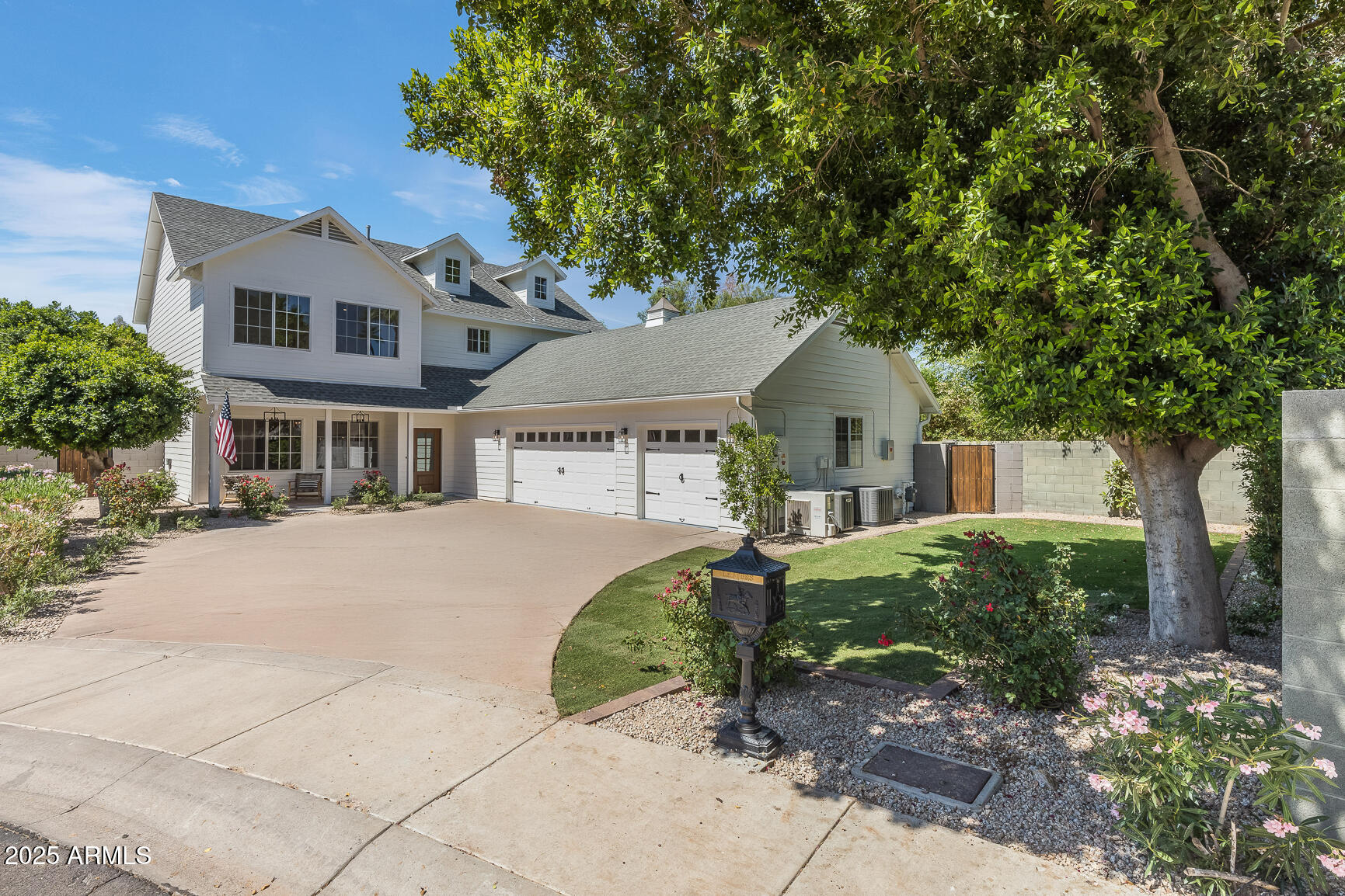 7348 N 9TH Place